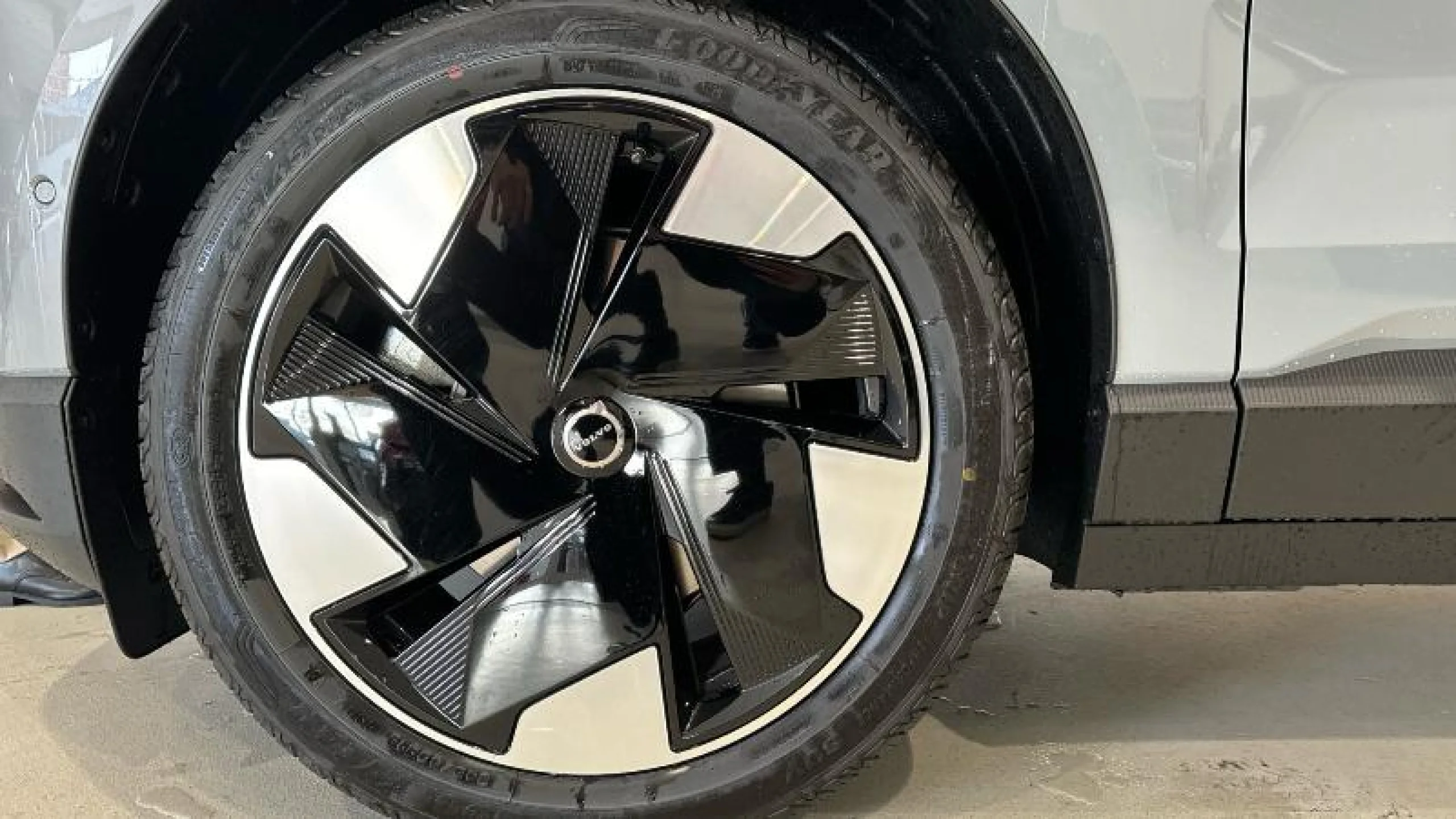 VOLVO EX30 SINGLE MOTOR EXTENDED RANGE PLUS AUTO - Foto 14