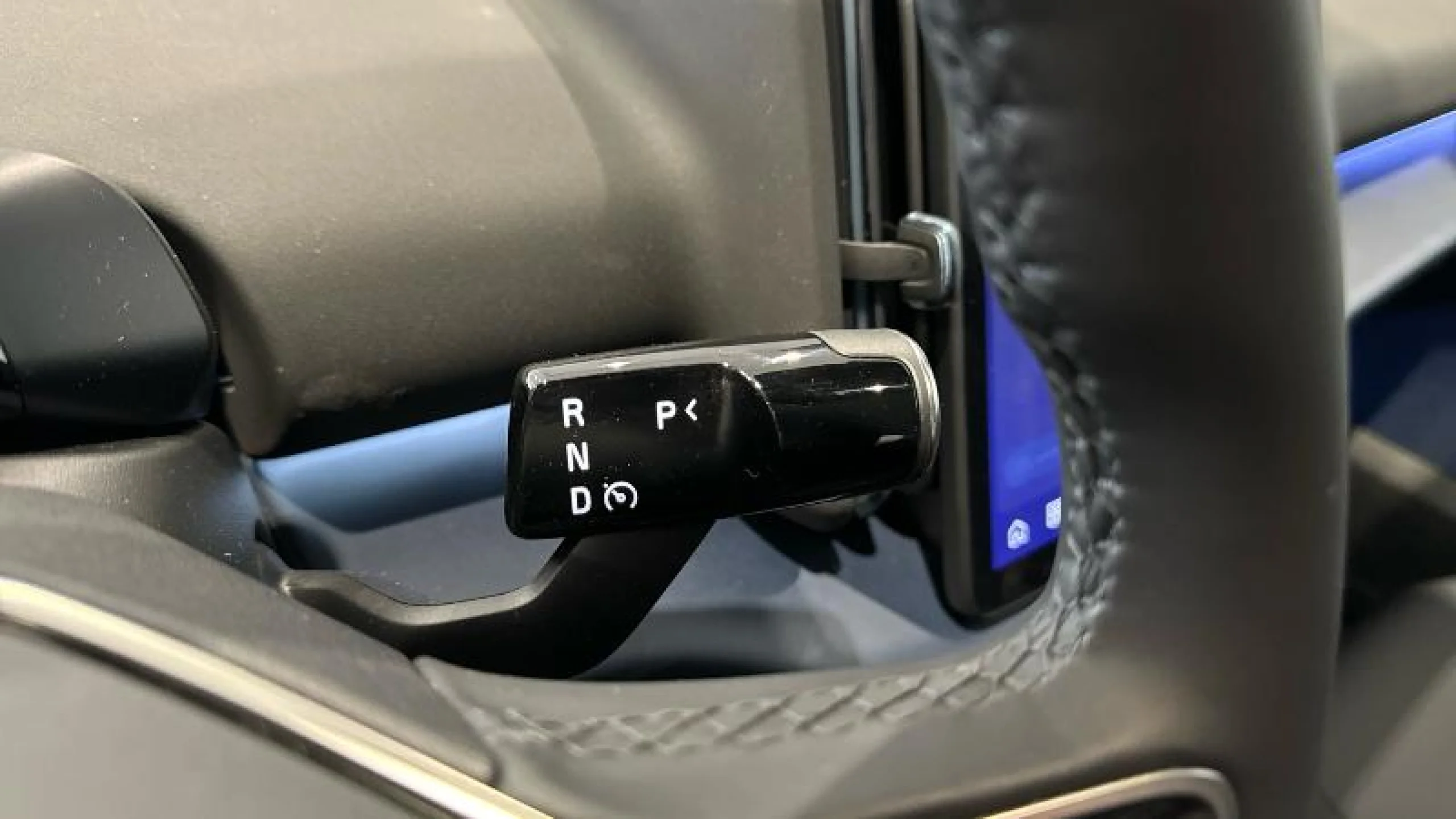 VOLVO EX30 SINGLE MOTOR EXTENDED RANGE PLUS AUTO - Foto 16