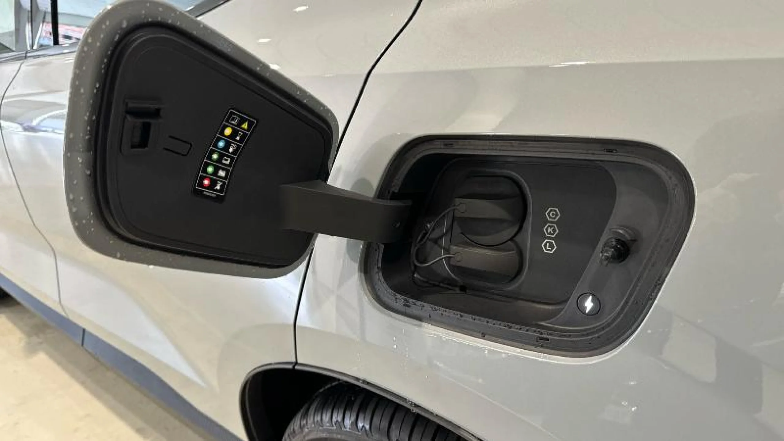 VOLVO EX30 SINGLE MOTOR EXTENDED RANGE PLUS AUTO - Foto 20