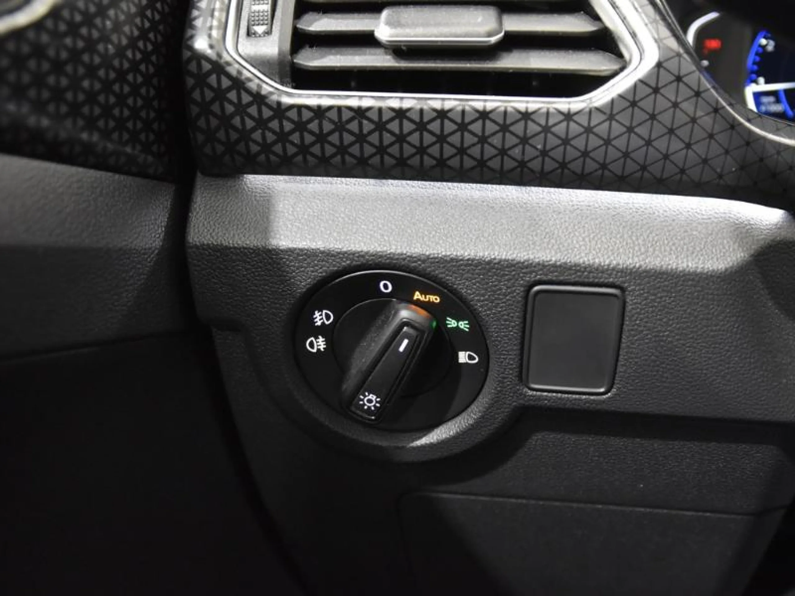 VOLKSWAGEN T CROSS SPORT 1.0 TSI 81KW (110CV) DSG - Foto 16