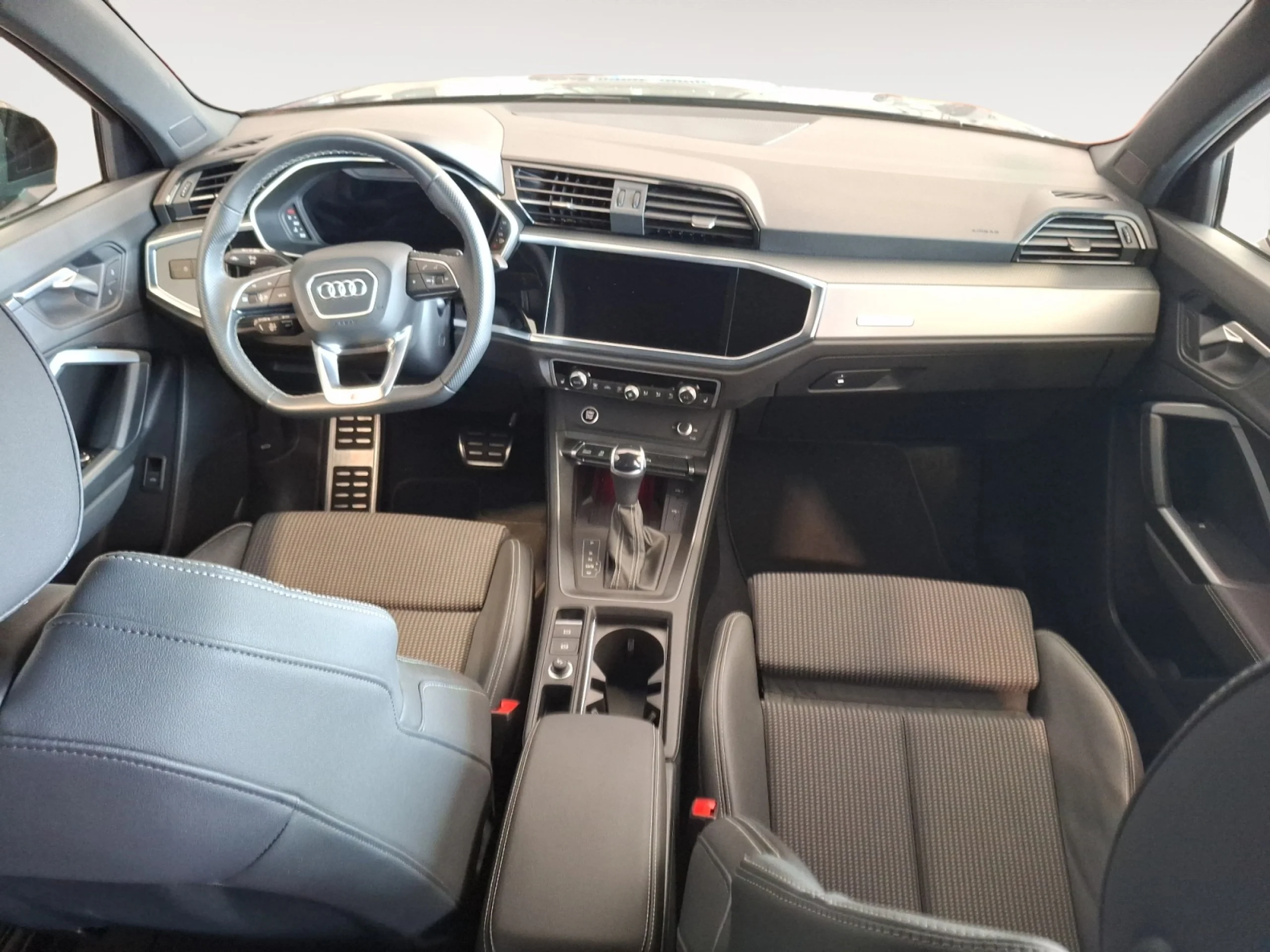 AUDI Q3 BLACK LINE 35 TFSI 110KW (150CV) S TRON - Foto 7