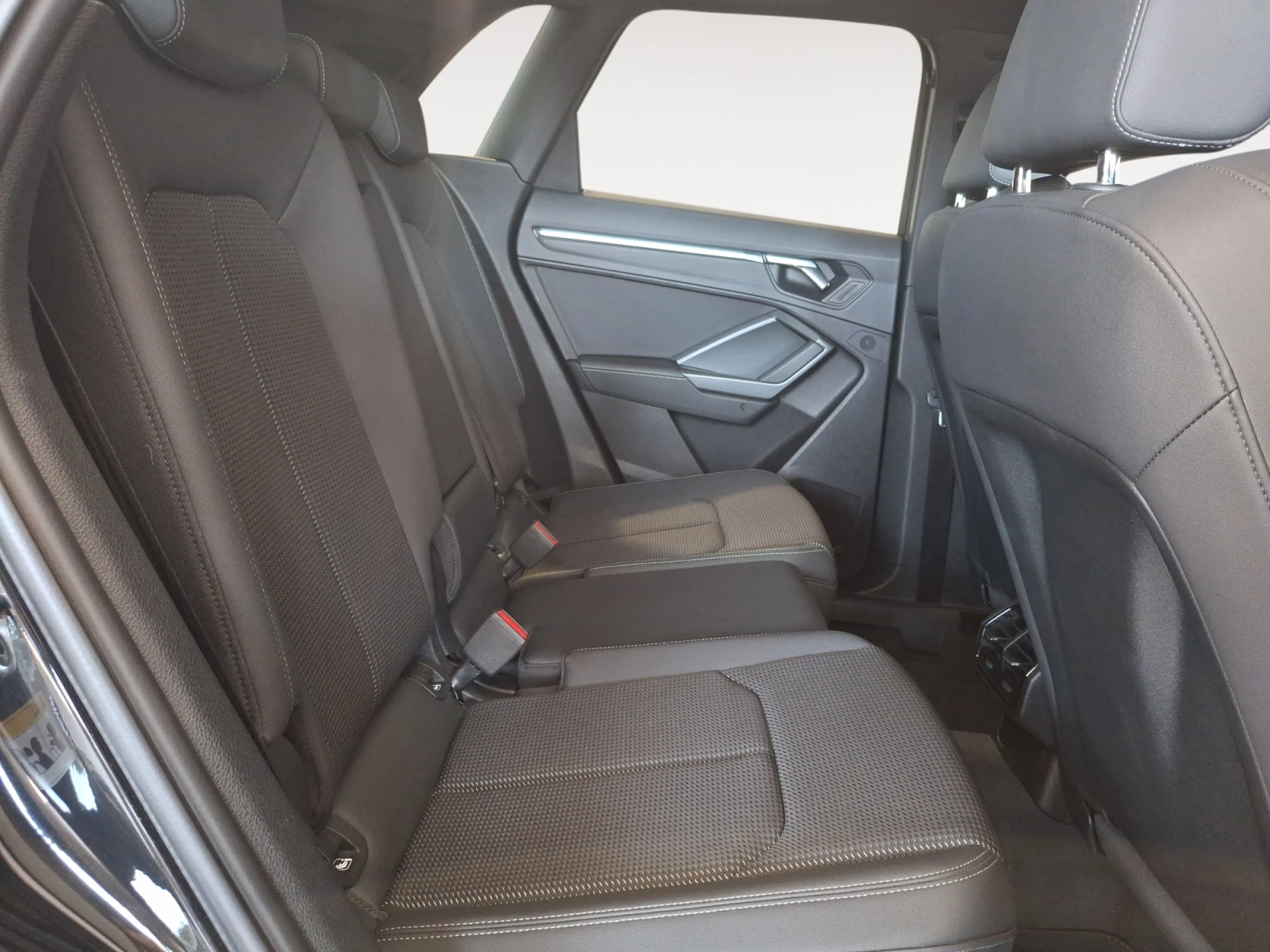 AUDI Q3 BLACK LINE 35 TFSI 110KW (150CV) S TRON - Foto 9