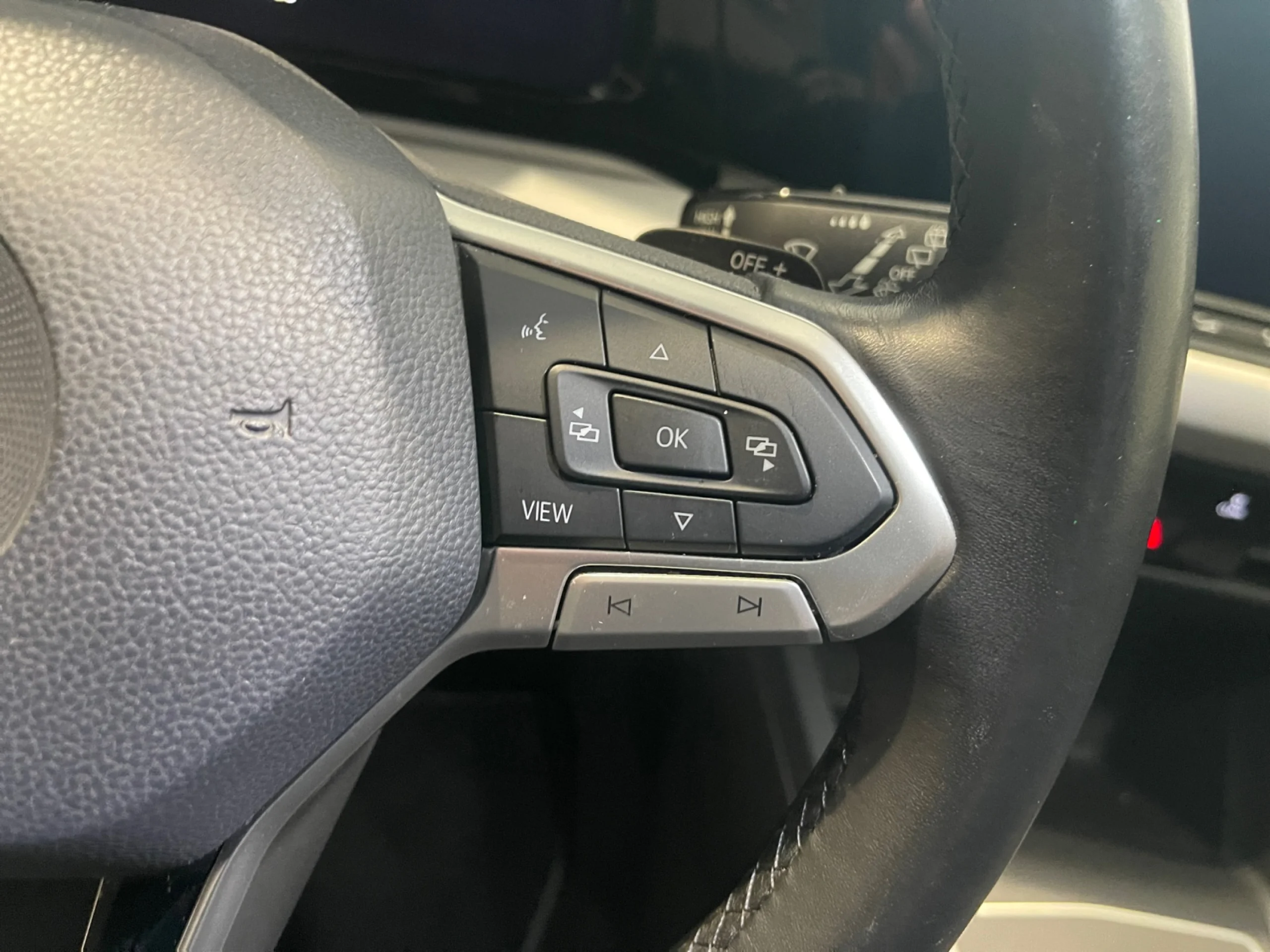 VOLKSWAGEN GOLF LIFE 1.0 ETSI 81KW (110CV) DSG VARIANT - Foto 10