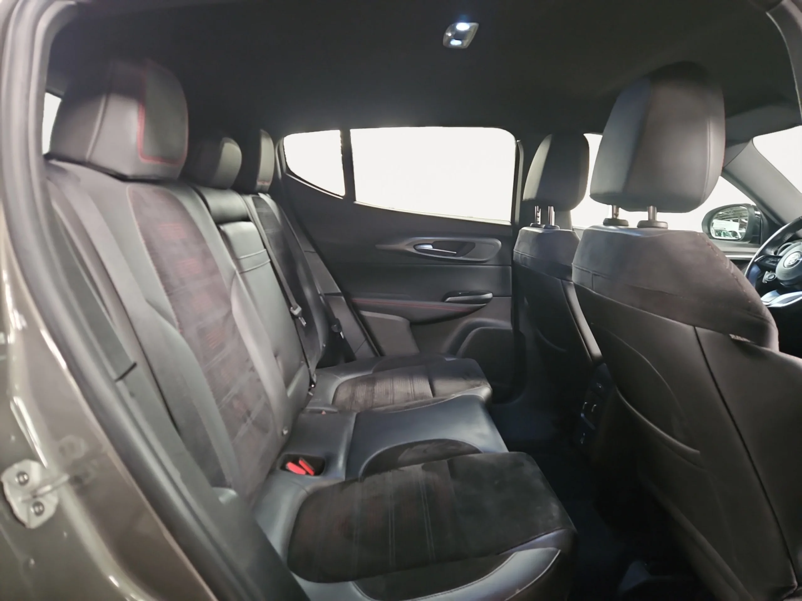 ALFA ROMEO TONALE 1.5 MHEV GASOLINA 130 CV SPECIALE FWD - Foto 6