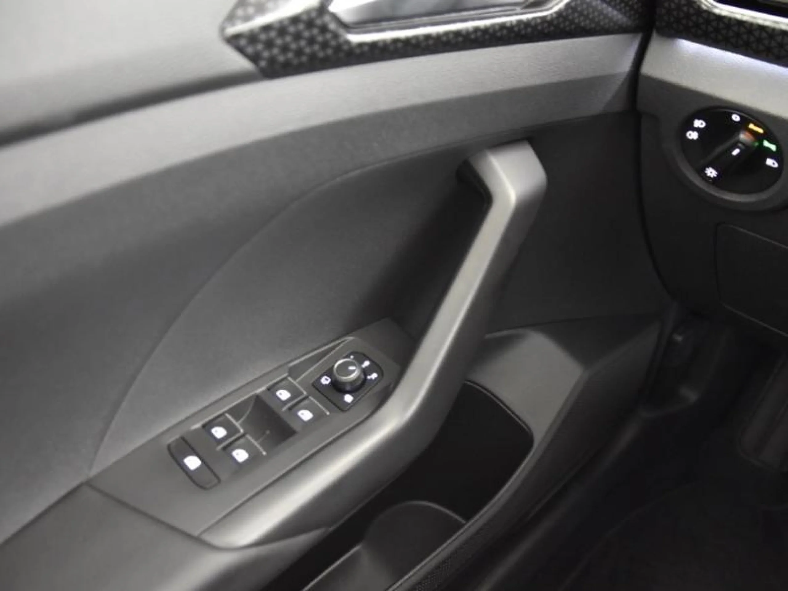 VOLKSWAGEN T CROSS SPORT 1.0 TSI 81KW (110CV) DSG - Foto 16