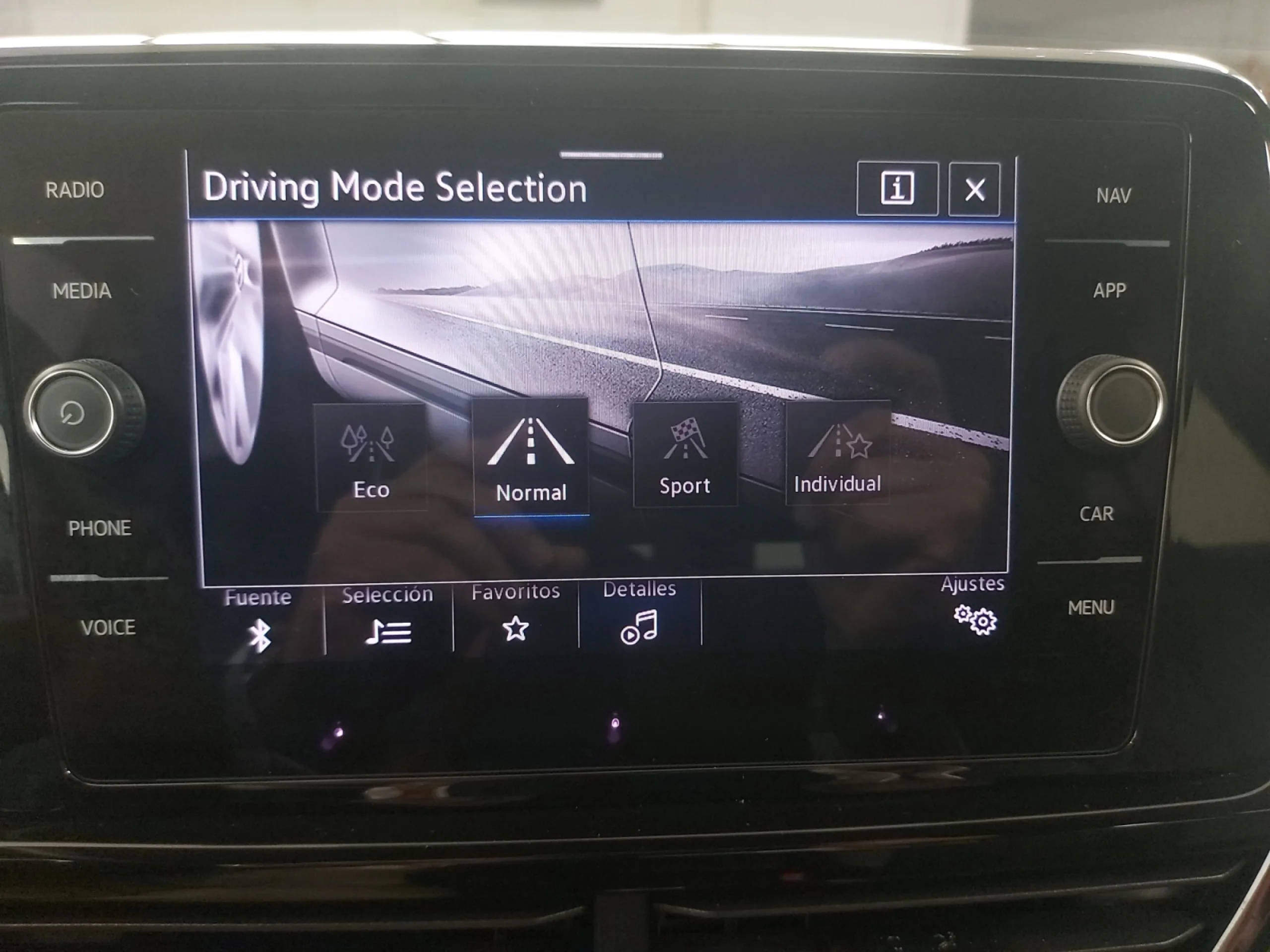 VOLKSWAGEN T ROC T ROC R LINE 1.5 TSI 110 KW (150 CV)  6 VEL. - Foto 13