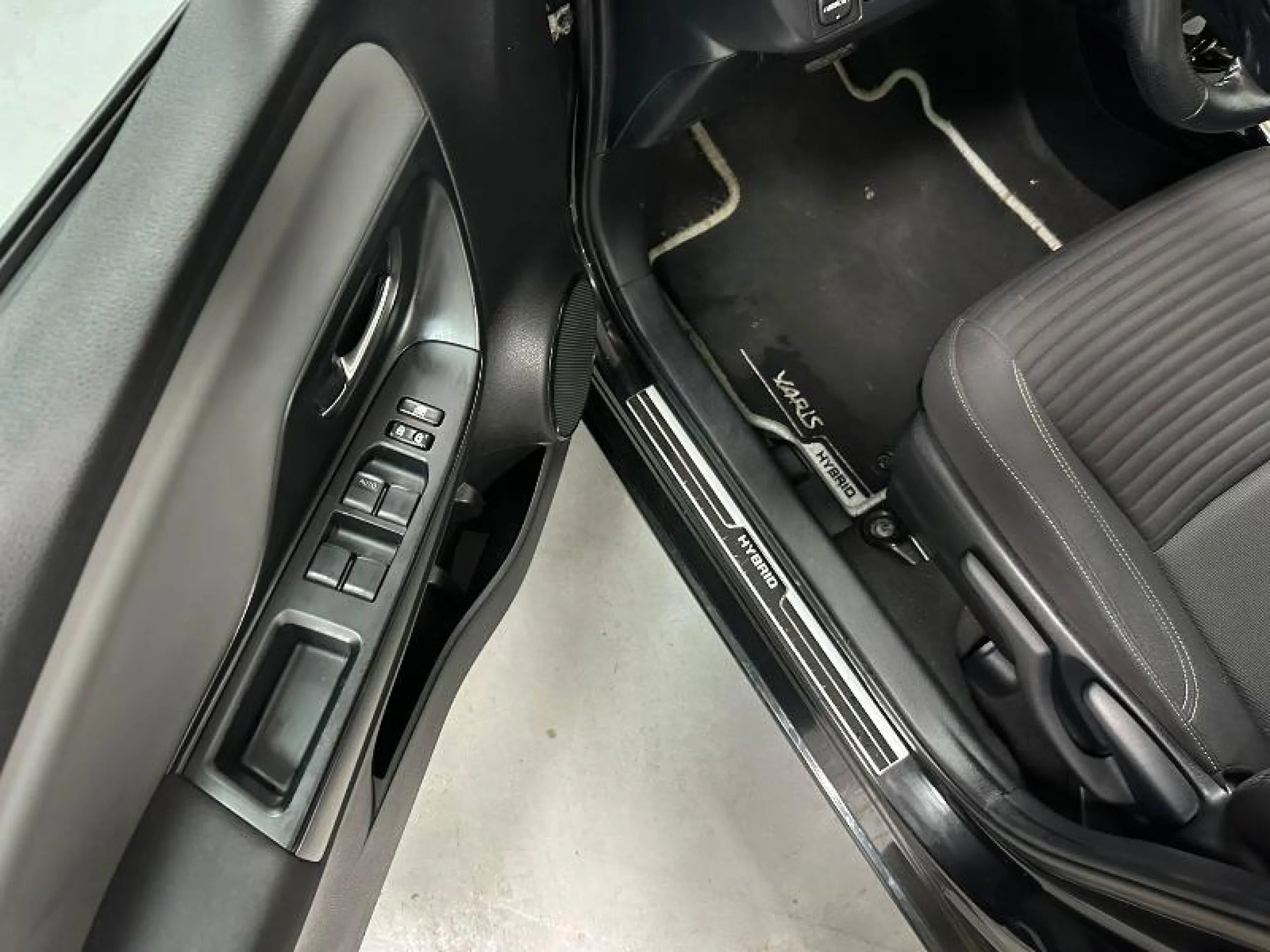 TOYOTA Yaris 1.5 - Foto 10