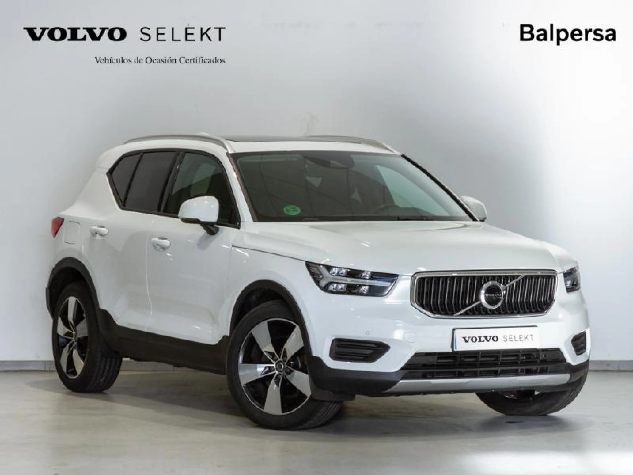 VOLVO XC40 2.0 T4 MOMENTUM AUTO - Foto 1