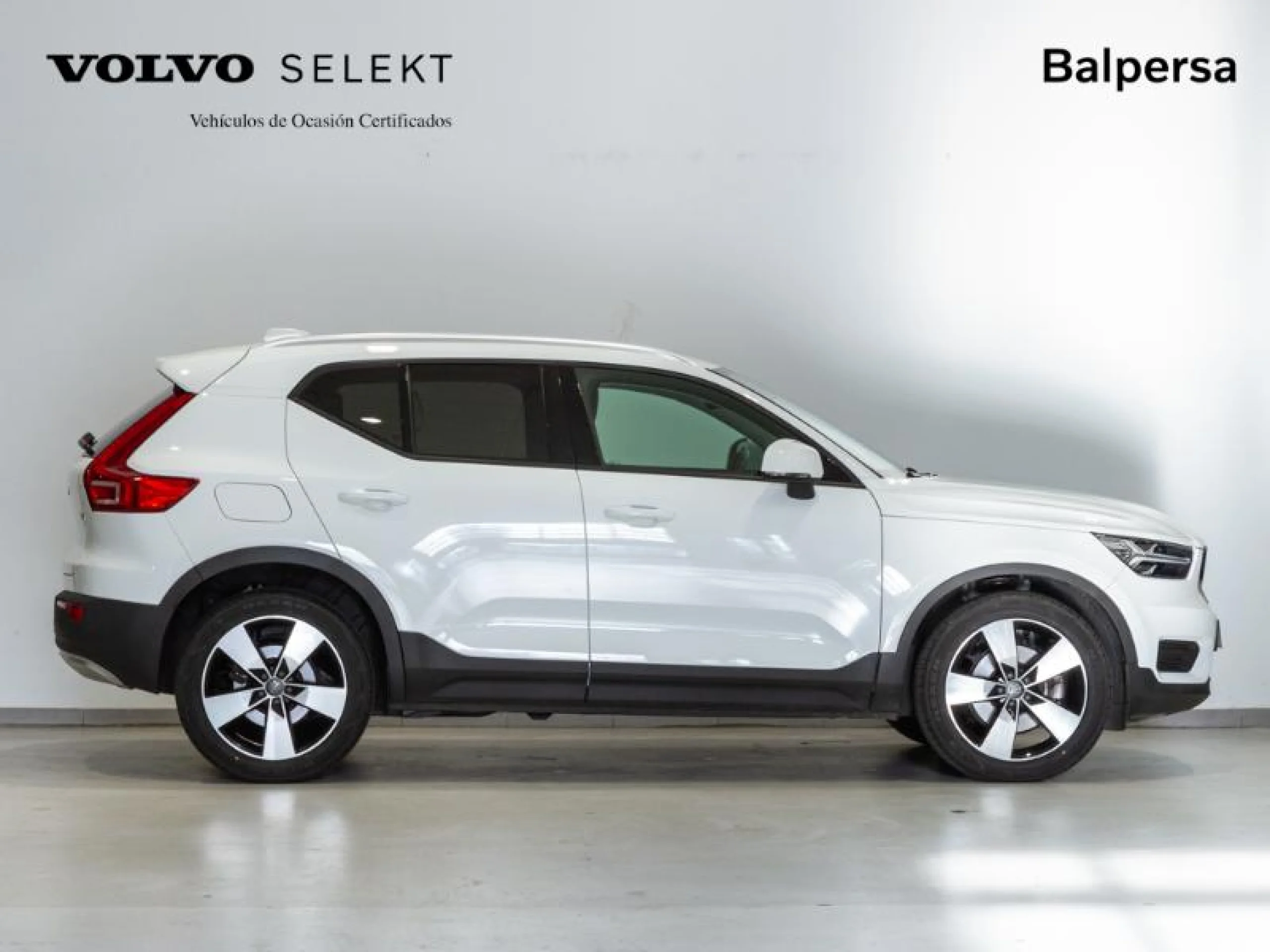 VOLVO XC40 2.0 T4 MOMENTUM AUTO - Foto 3
