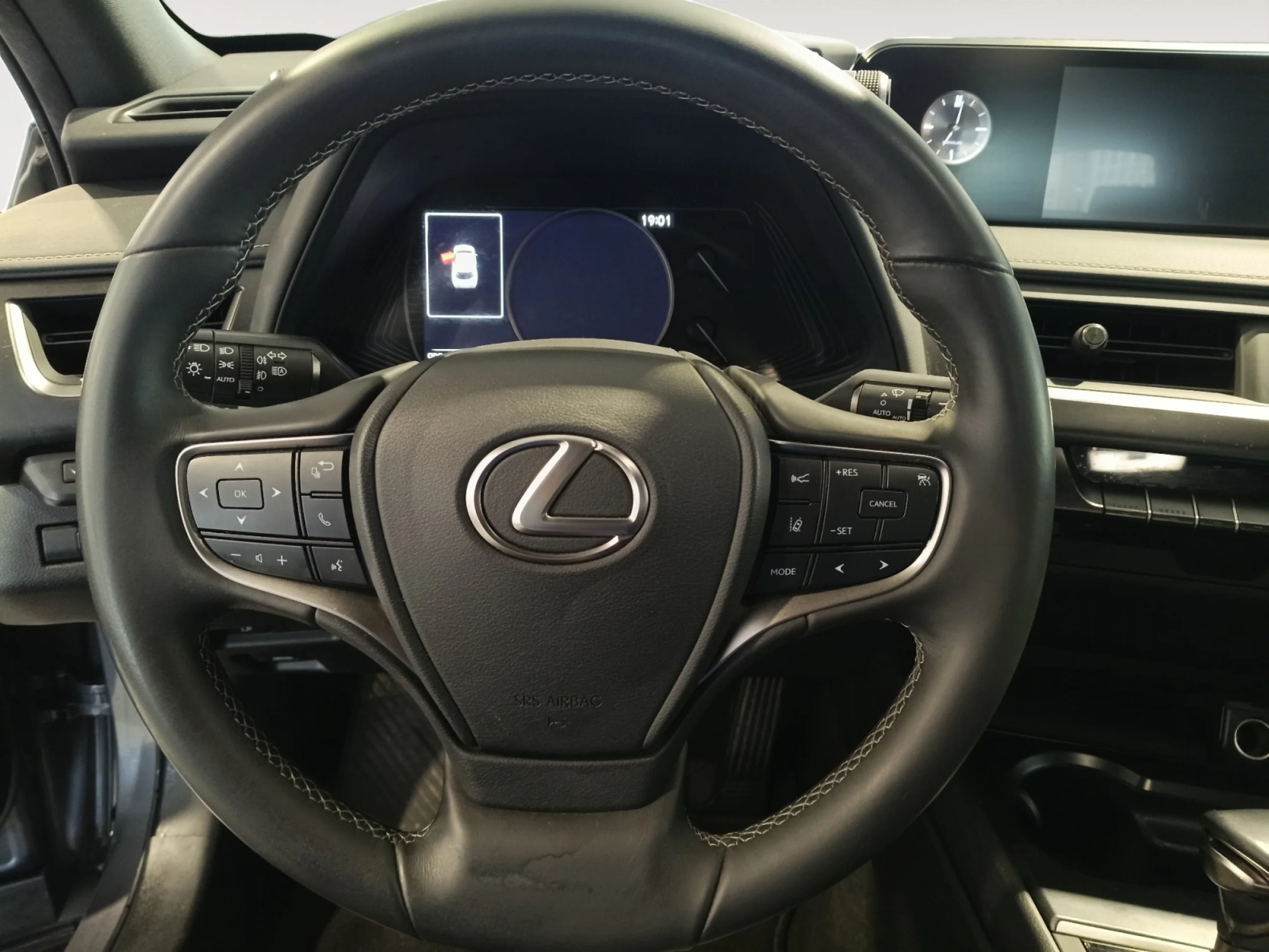 Lexus UX 2.0 250H BUSINESS - Foto 11