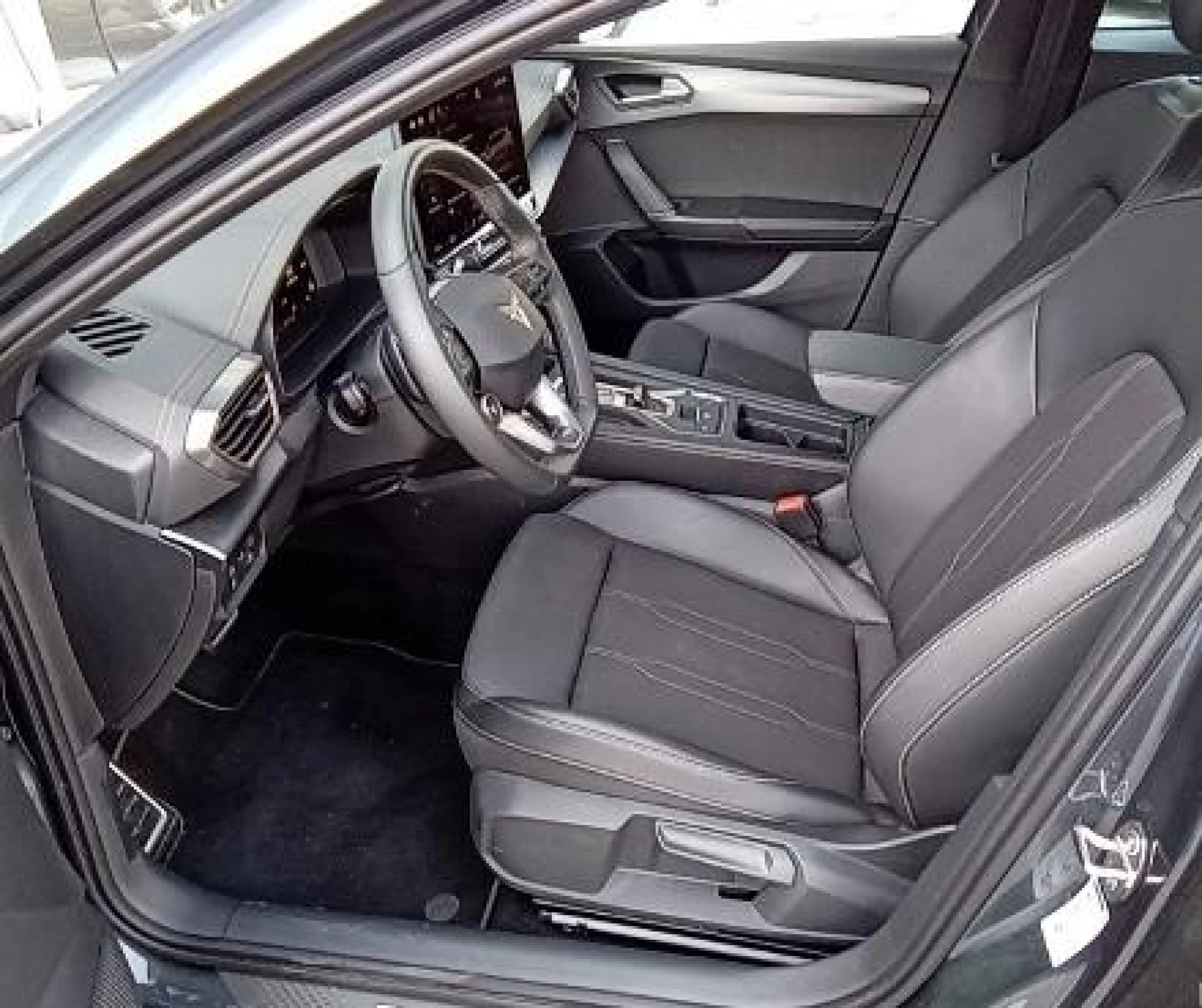 CUPRA LEON 1.5 ETSI 110KW (150CV) DSG - Foto 2