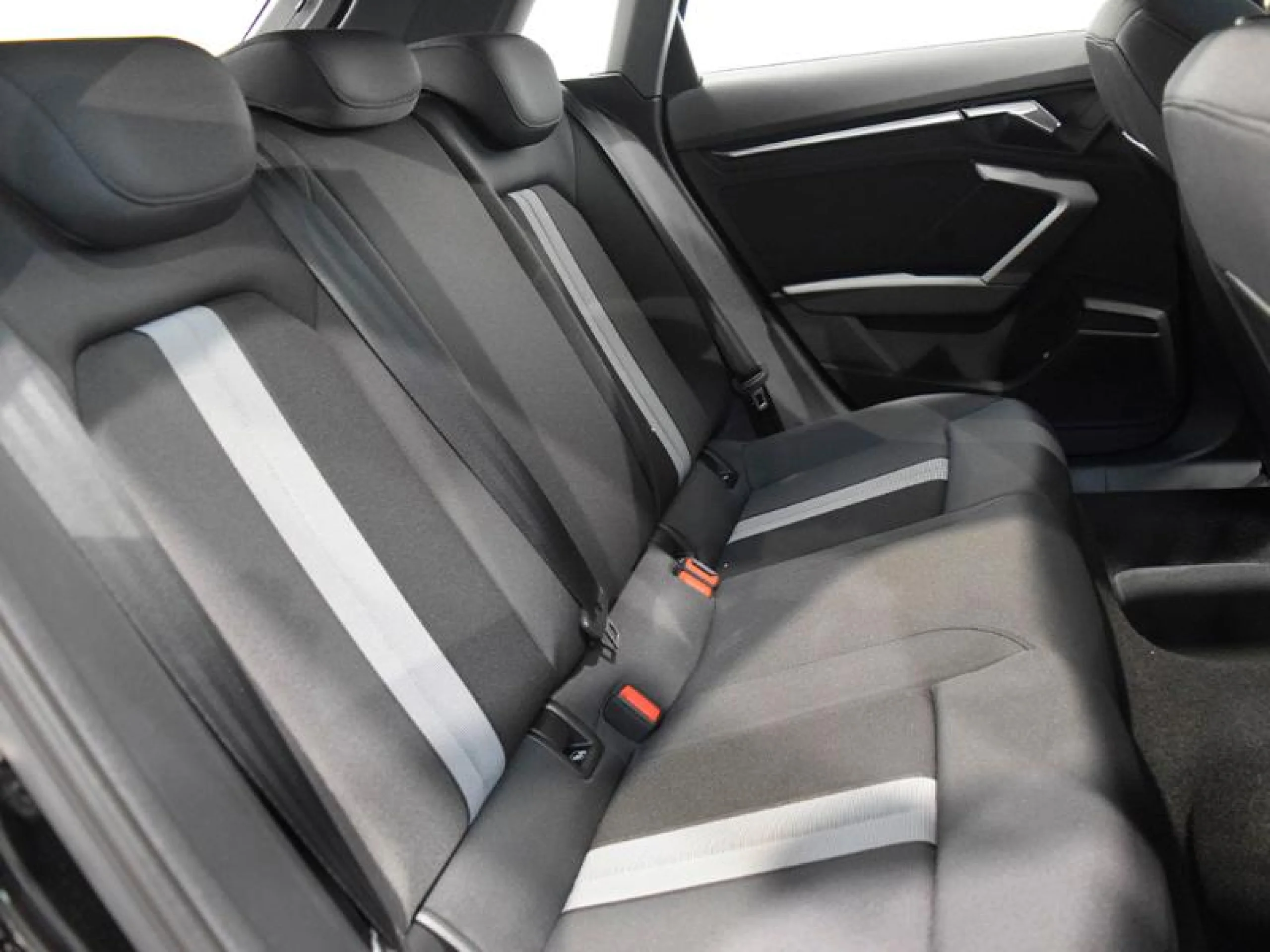 AUDI A3 SPORTBACK ADVANCED 40 TFSI E 150KW S TRO - Foto 6