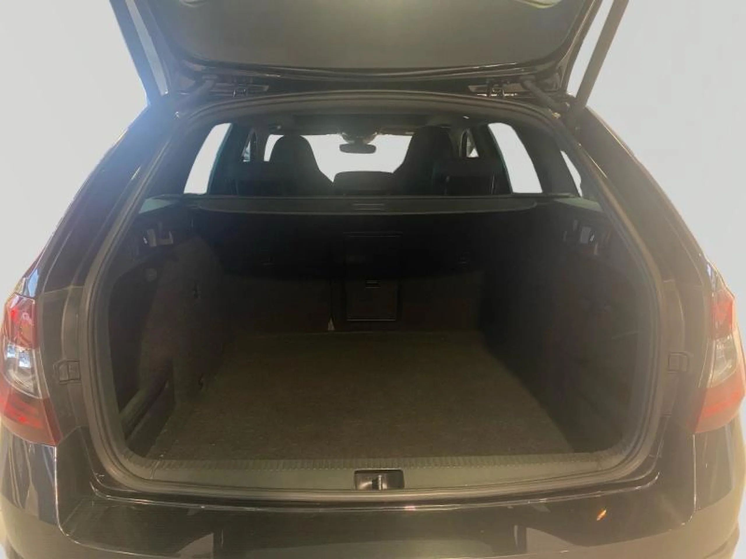 SKODA OCTAVIA COMBI 2.0 TSI 180KW (245CV) DSG RS - Foto 8