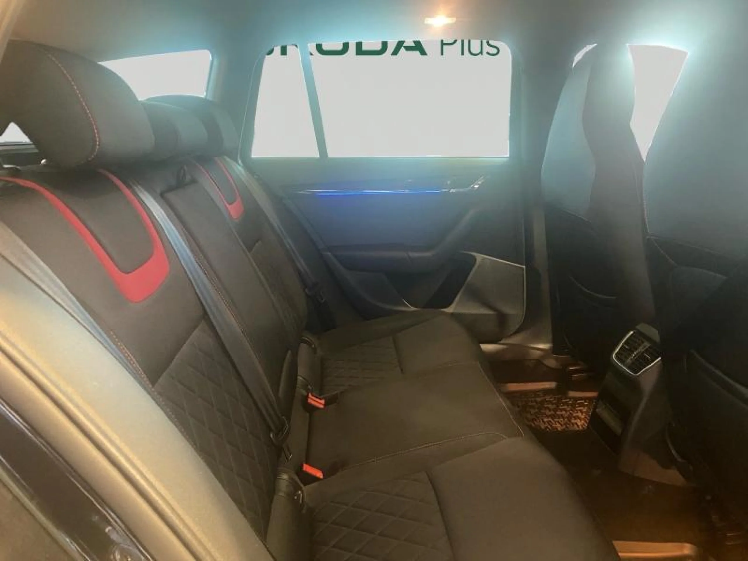 SKODA OCTAVIA COMBI 2.0 TSI 180KW (245CV) DSG RS - Foto 9