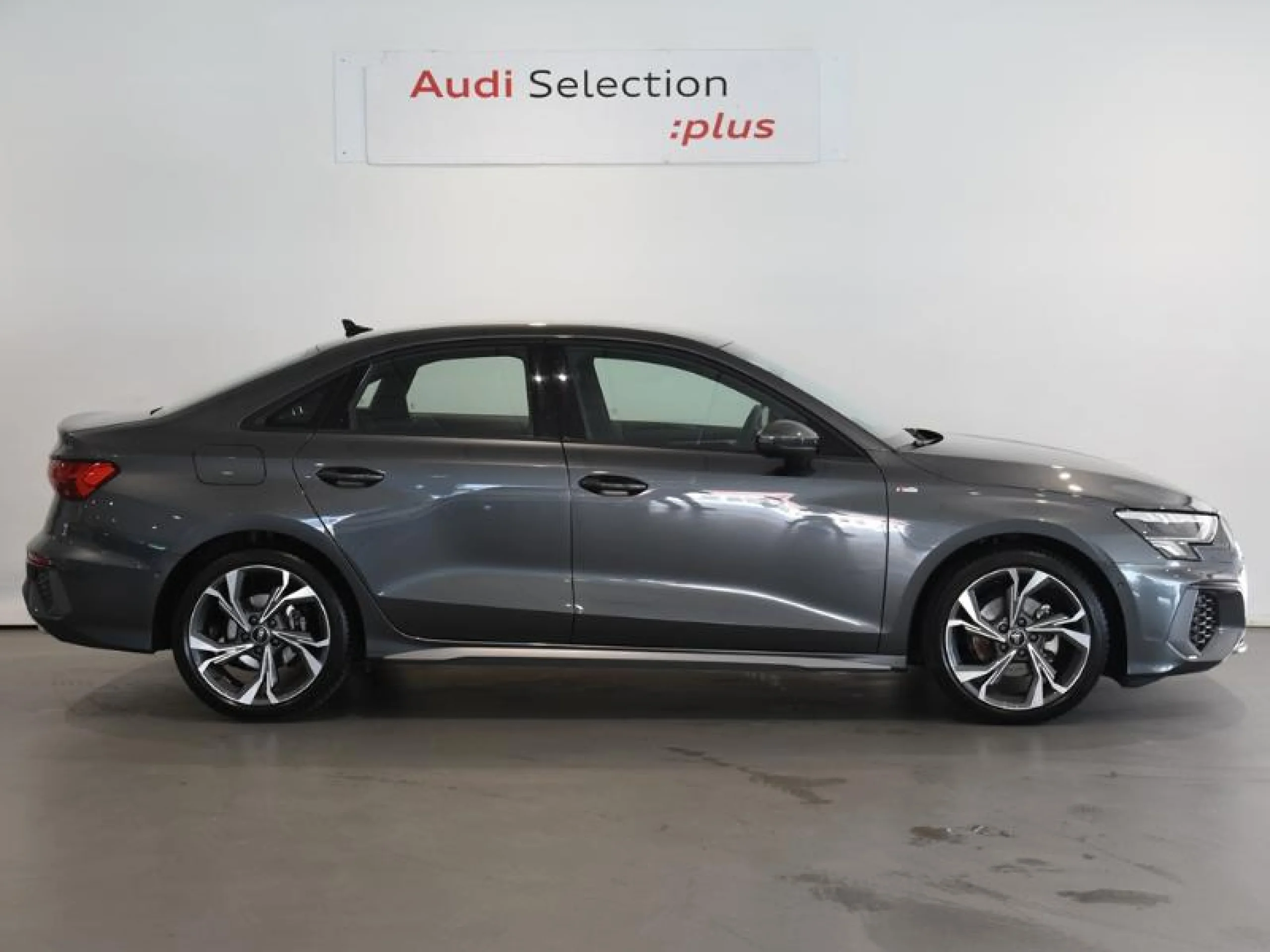 AUDI A3 SEDAN S LINE 35 TFSI 110KW S TRONIC - Foto 3