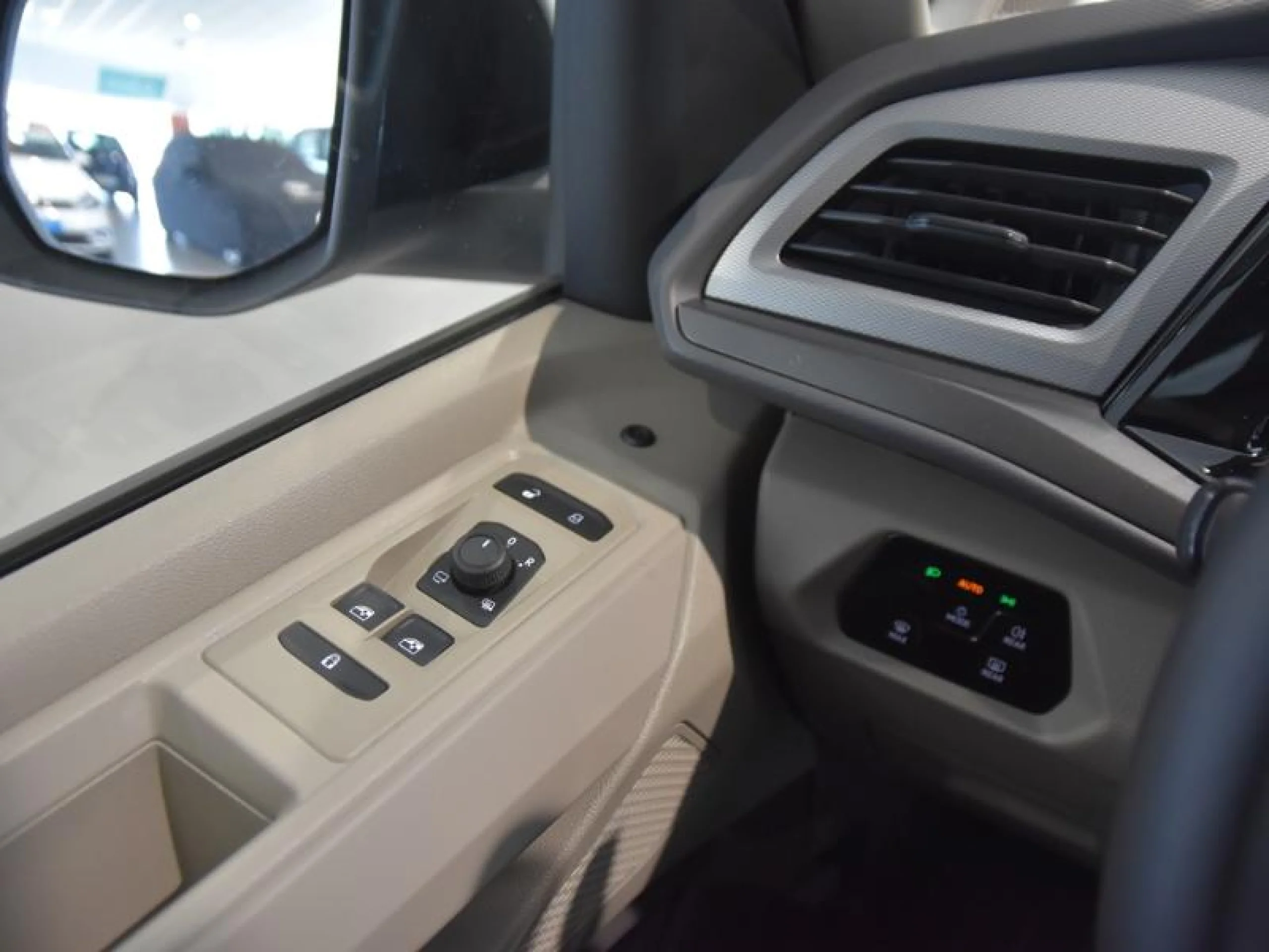 VOLKSWAGEN Multivan 1.5 EHYBRID 130 KW DSG 4M B.CORTA - Foto 16
