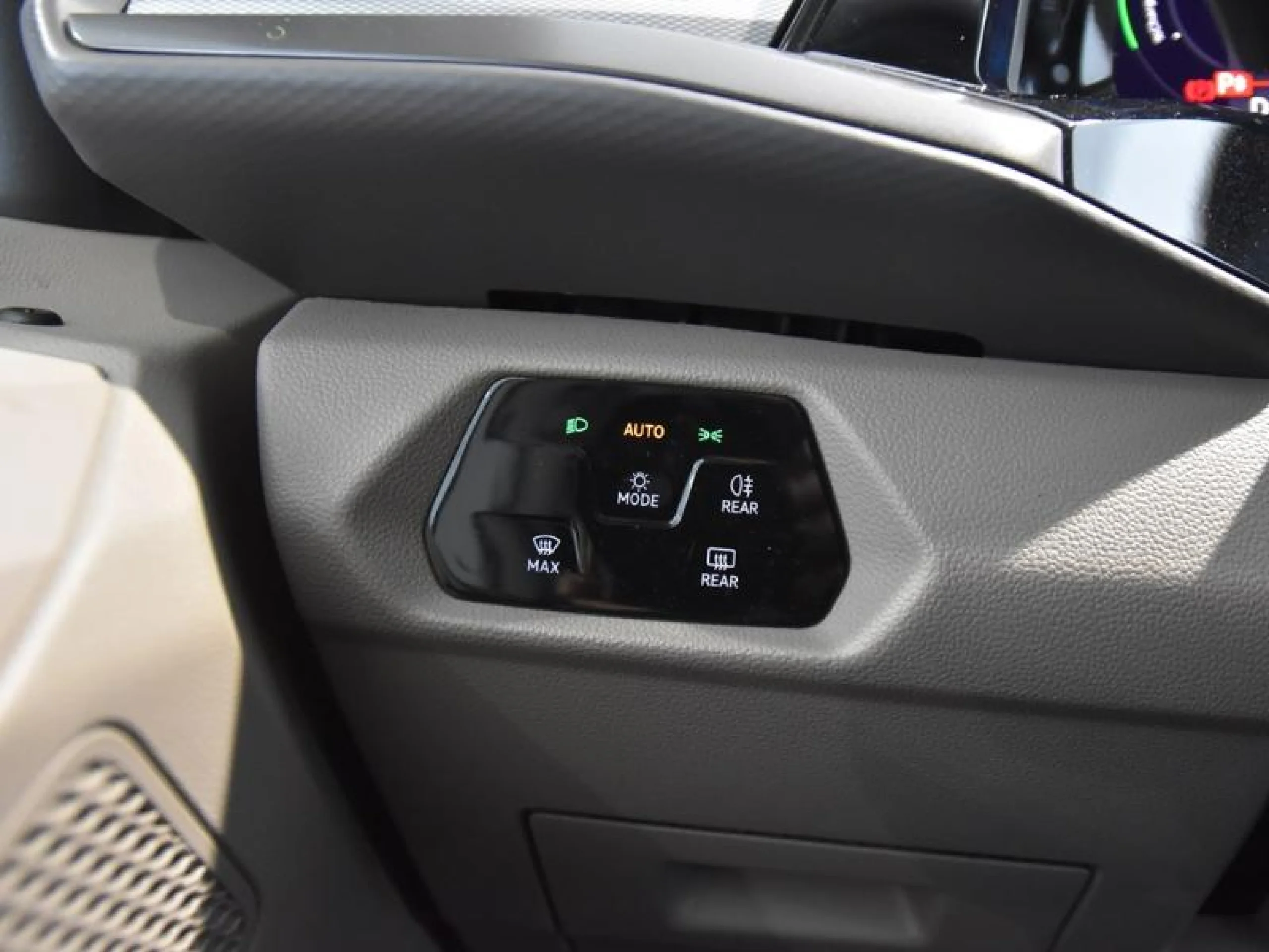 VOLKSWAGEN Multivan 1.5 EHYBRID 130 KW DSG 4M B.CORTA - Foto 17