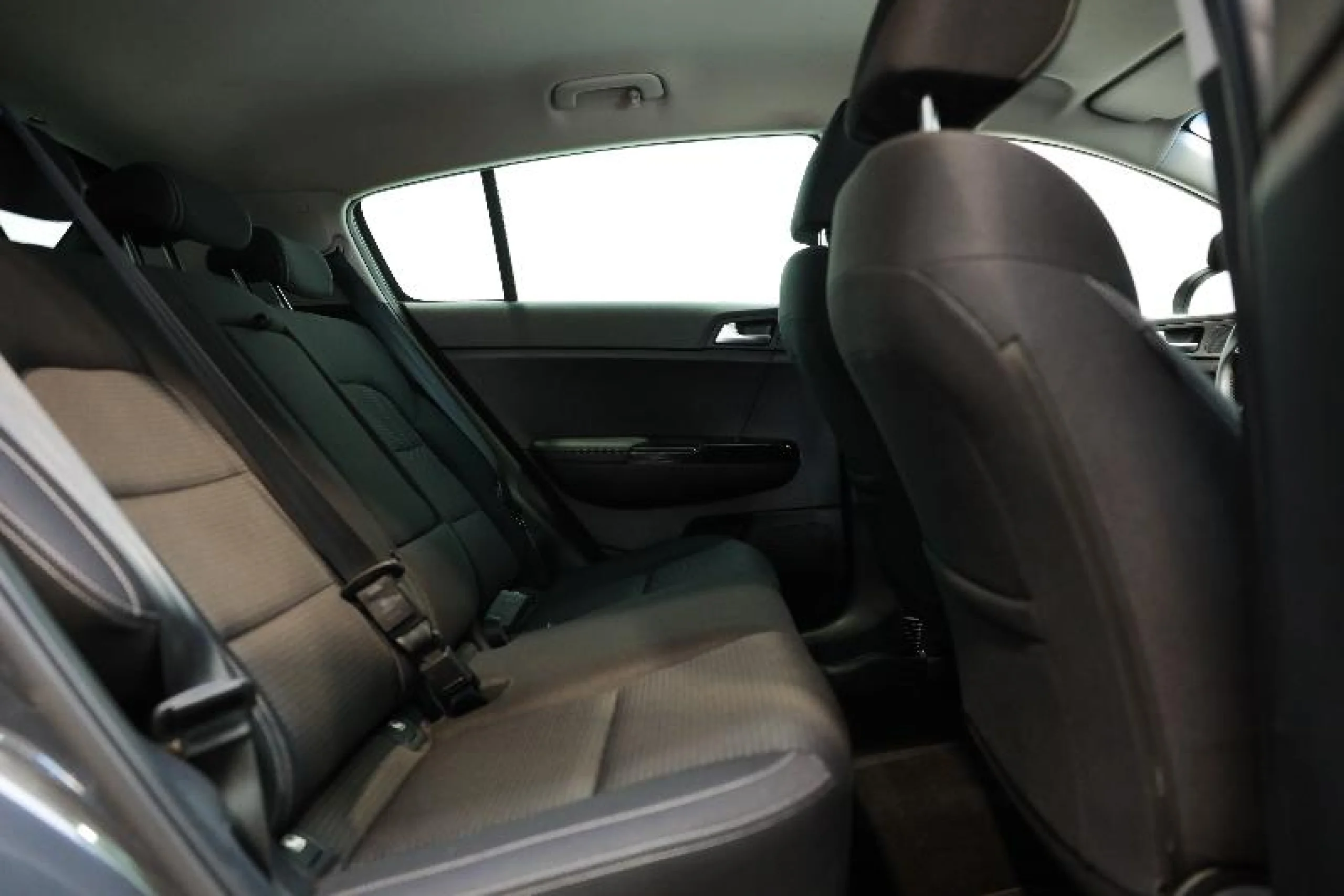 KIA SPORTAGE 1.6 MHEV DRIVE 100KW (136CV) 4X2 - Foto 6