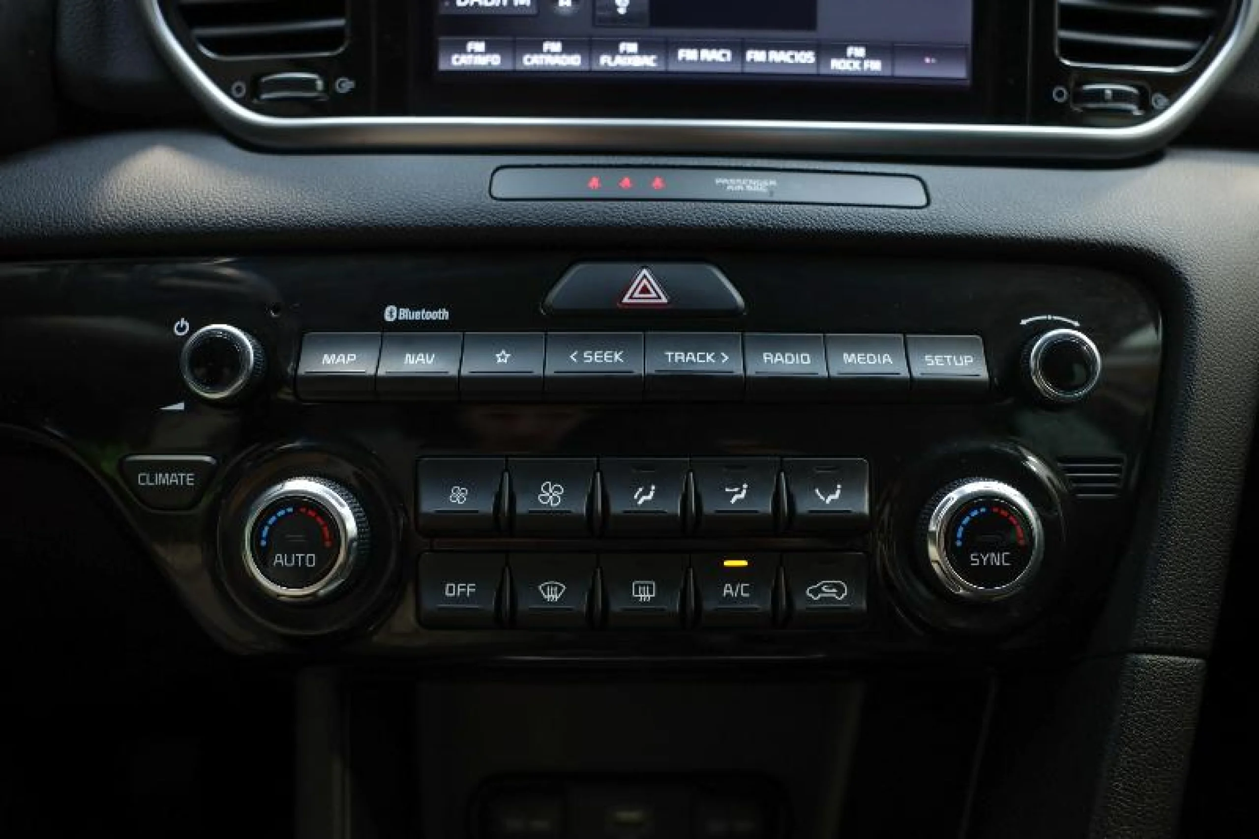 KIA SPORTAGE 1.6 MHEV DRIVE 100KW (136CV) 4X2 - Foto 15