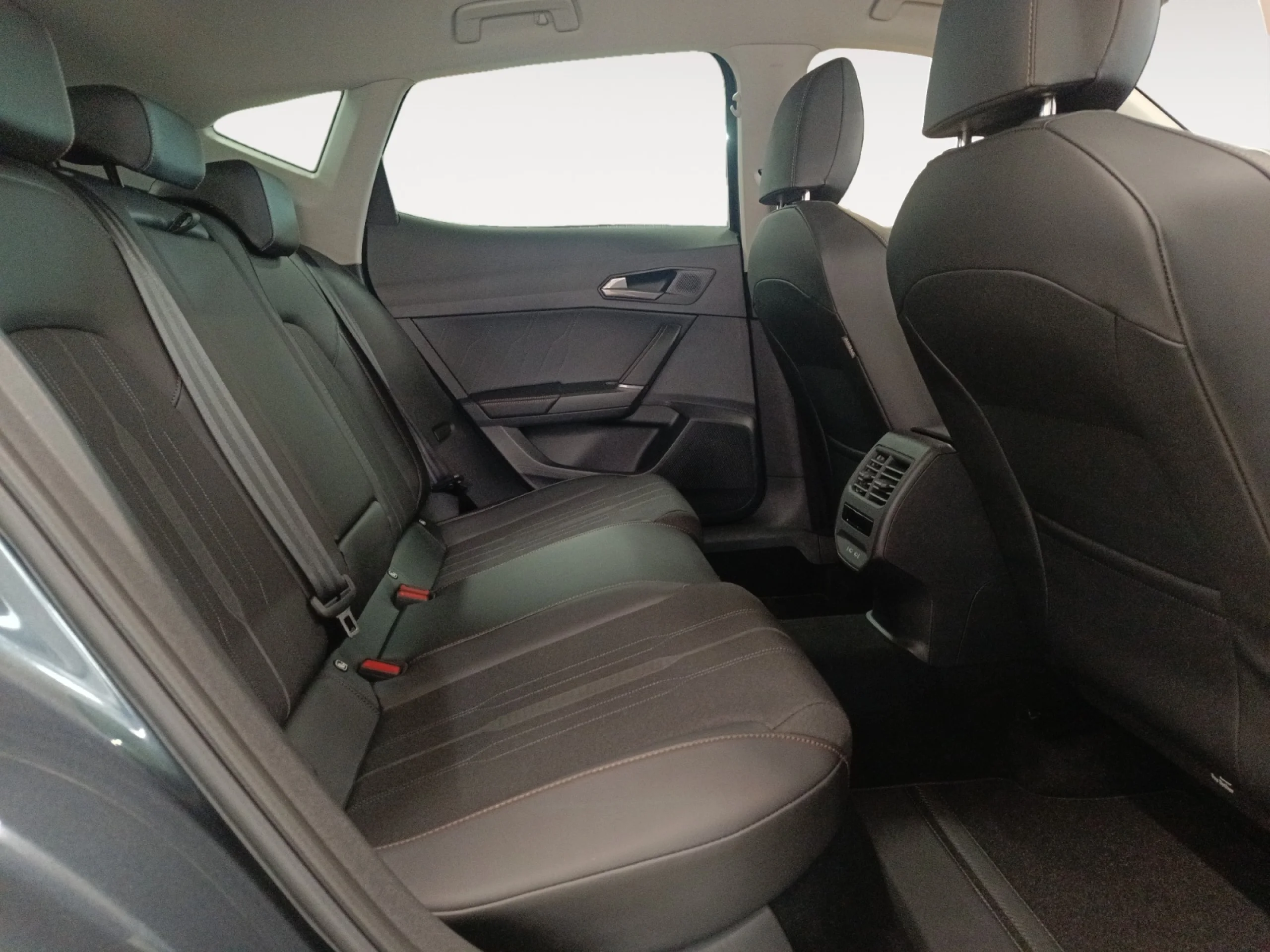 CUPRA FORMENTOR 2.0 TDI 110KW (150 CV) - Foto 6