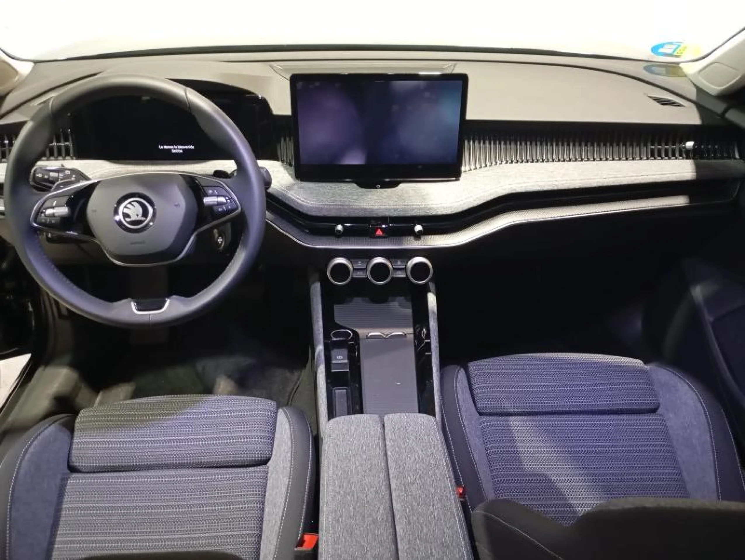 SKODA Superb COMBI 2.0 TDI 110KW DSG SELECTION - Foto 8