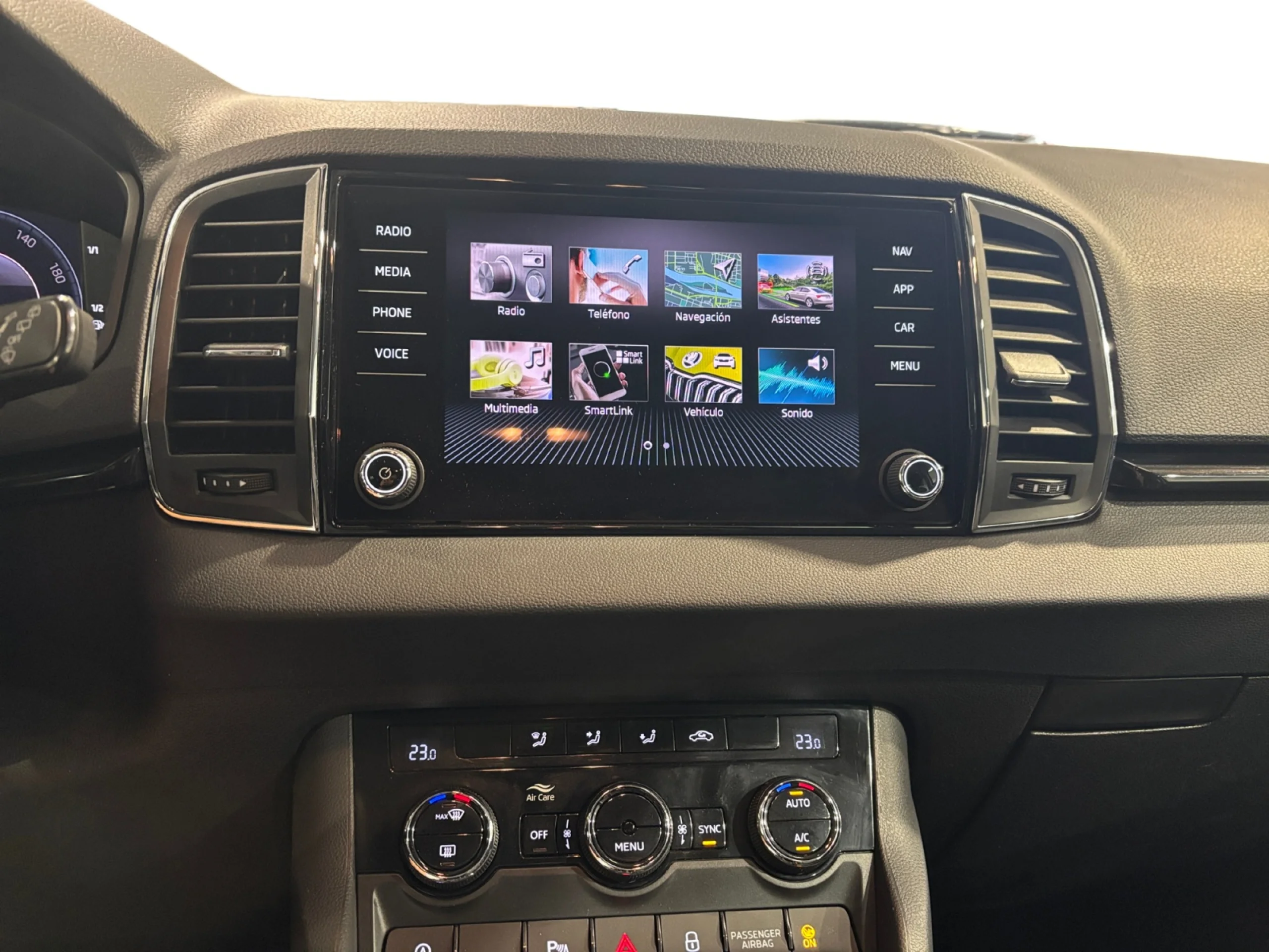 SKODA KAROQ 1.5 TSI 110KW (150CV) ACT STYLE - Foto 9