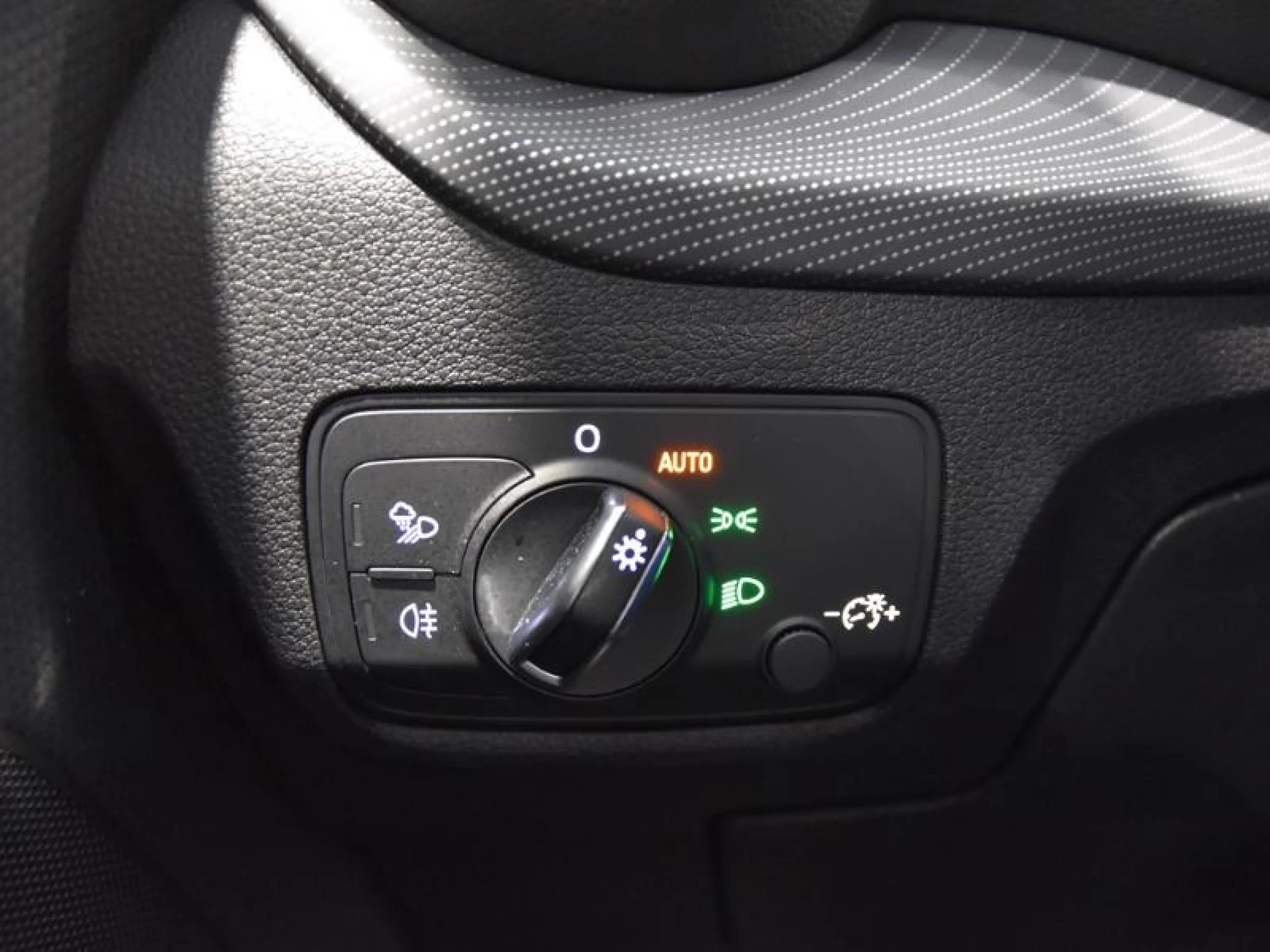 AUDI Q2 ADRENALIN 35 TFSI 110KW (150CV) S TRONIC - Foto 20