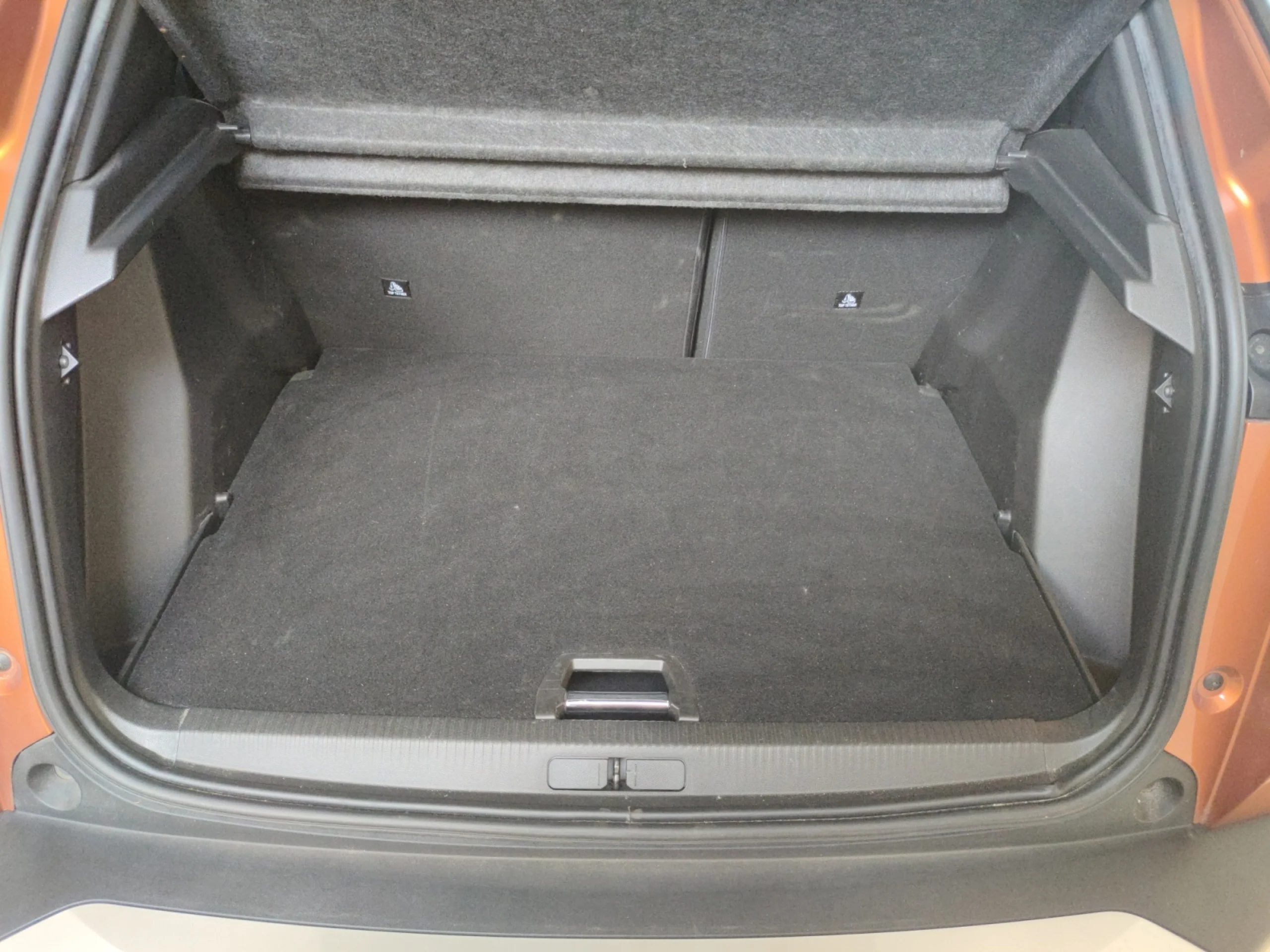 PEUGEOT 2008 ACTIVE PACK BLUEHDI 130 S&S EAT8 - Foto 7