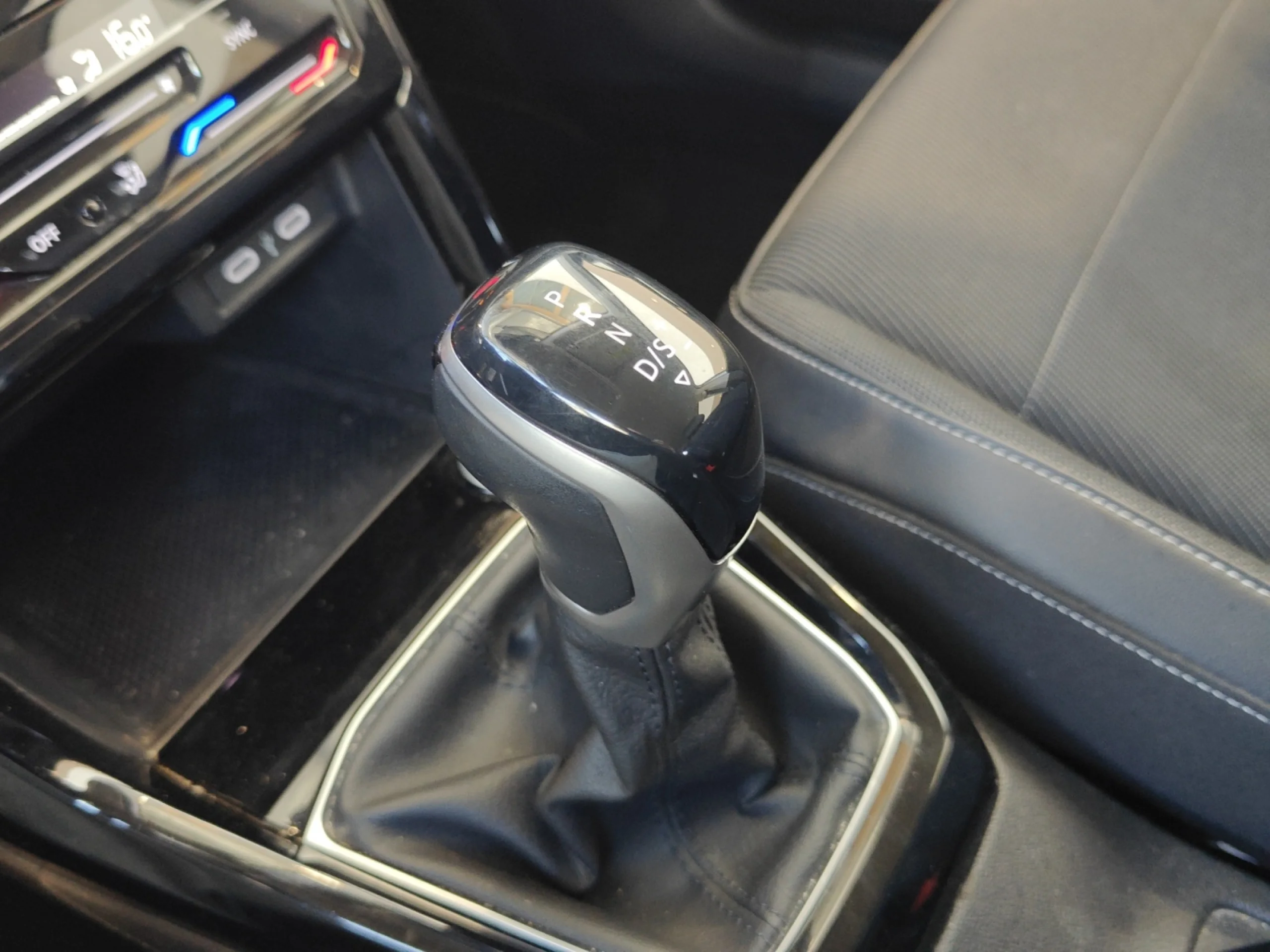 VOLKSWAGEN T CROSS SPORT 1.0 TSI 81KW (110CV) DSG - Foto 17