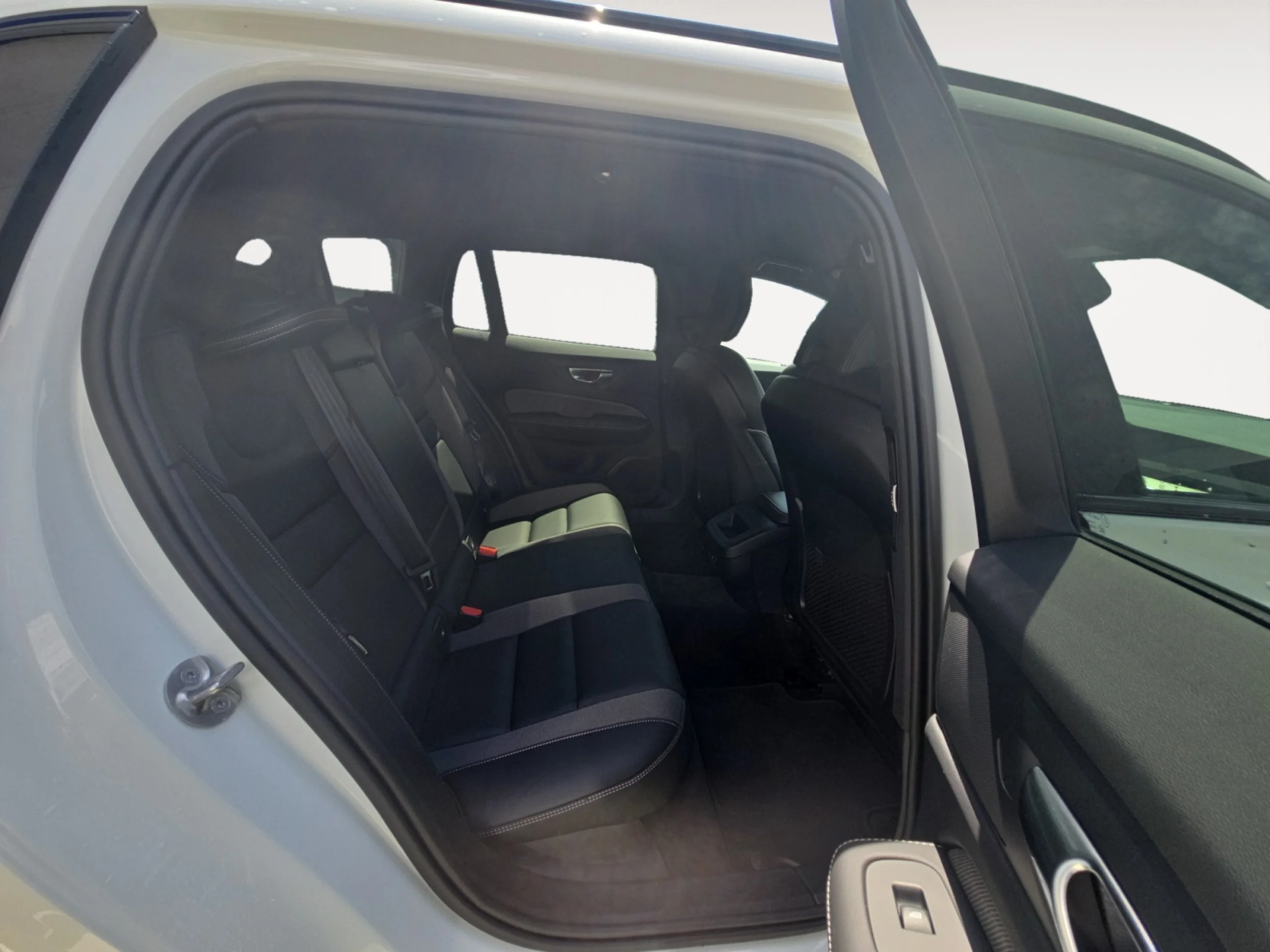 VOLVO V60 2.0 B4 (D) PLUS DARK AUTO - Foto 5