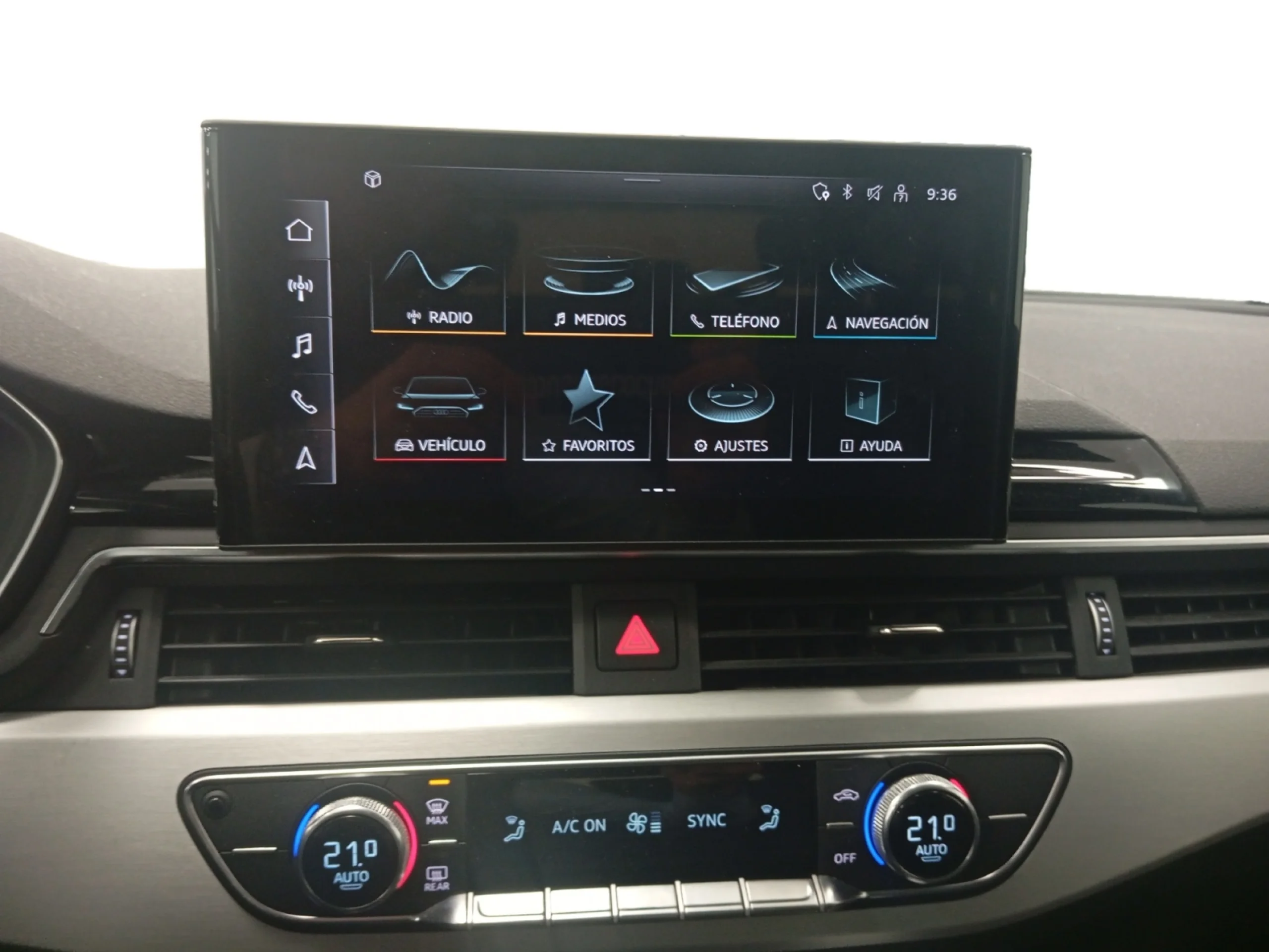 AUDI A4 AVANT BLACK LINE 35 TDI 120KW S TRONIC - Foto 9