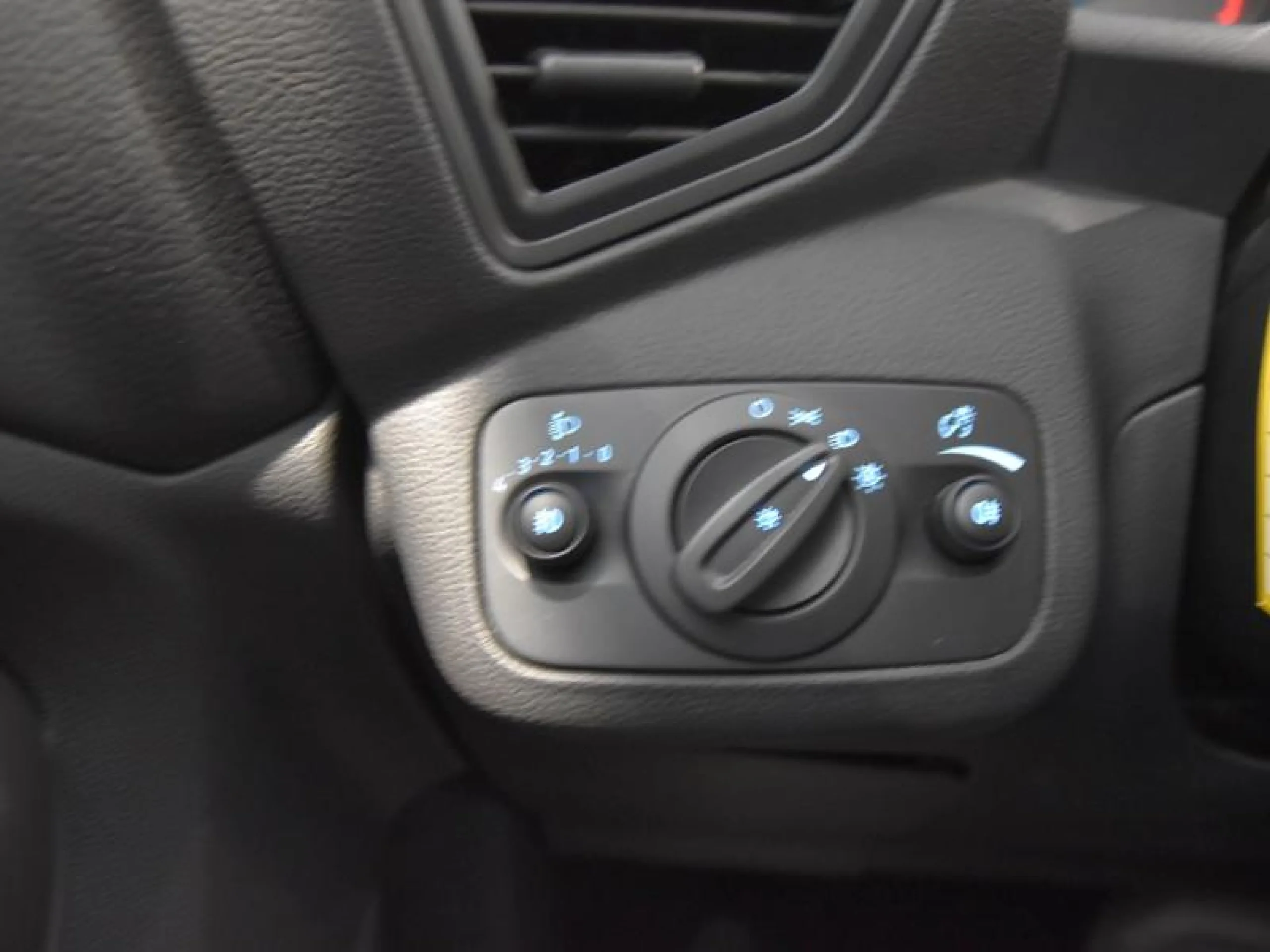 FORD KUGA 2.0 TDCI 88KW 4X2 TREND+ AUTO - Foto 18