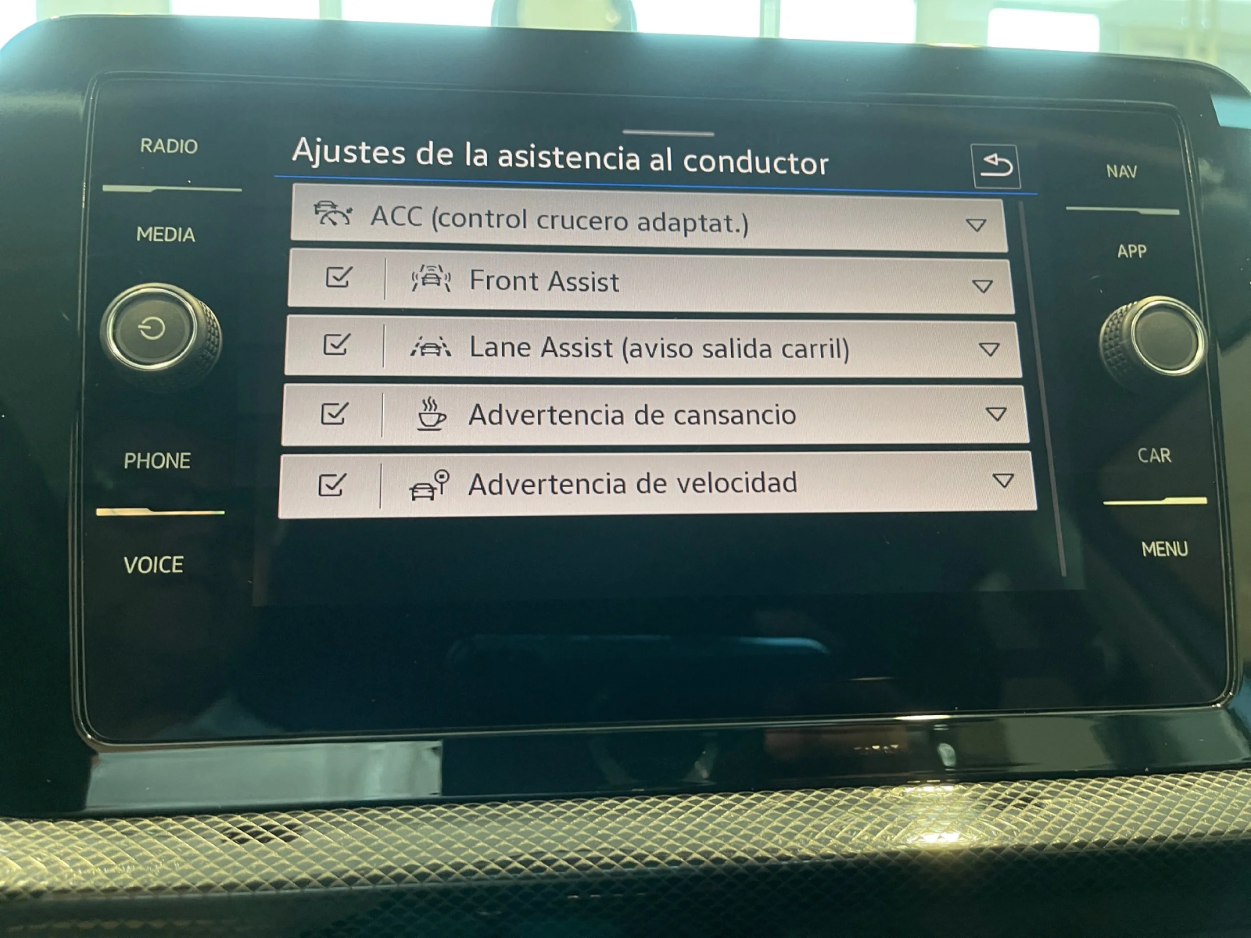 VOLKSWAGEN T CROSS ADVANCE 1.0 TSI 70KW (95CV) - Foto 17