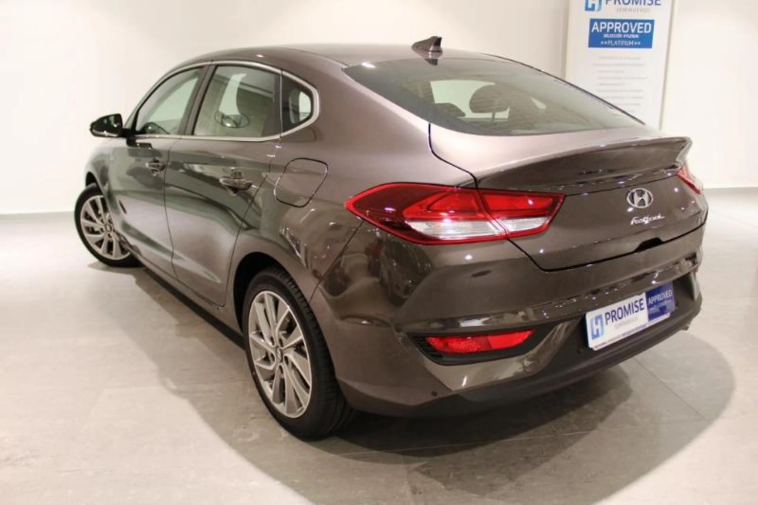 HYUNDAI I30 1.0 TGDI 48V KLASS FASTBACK - Foto 7