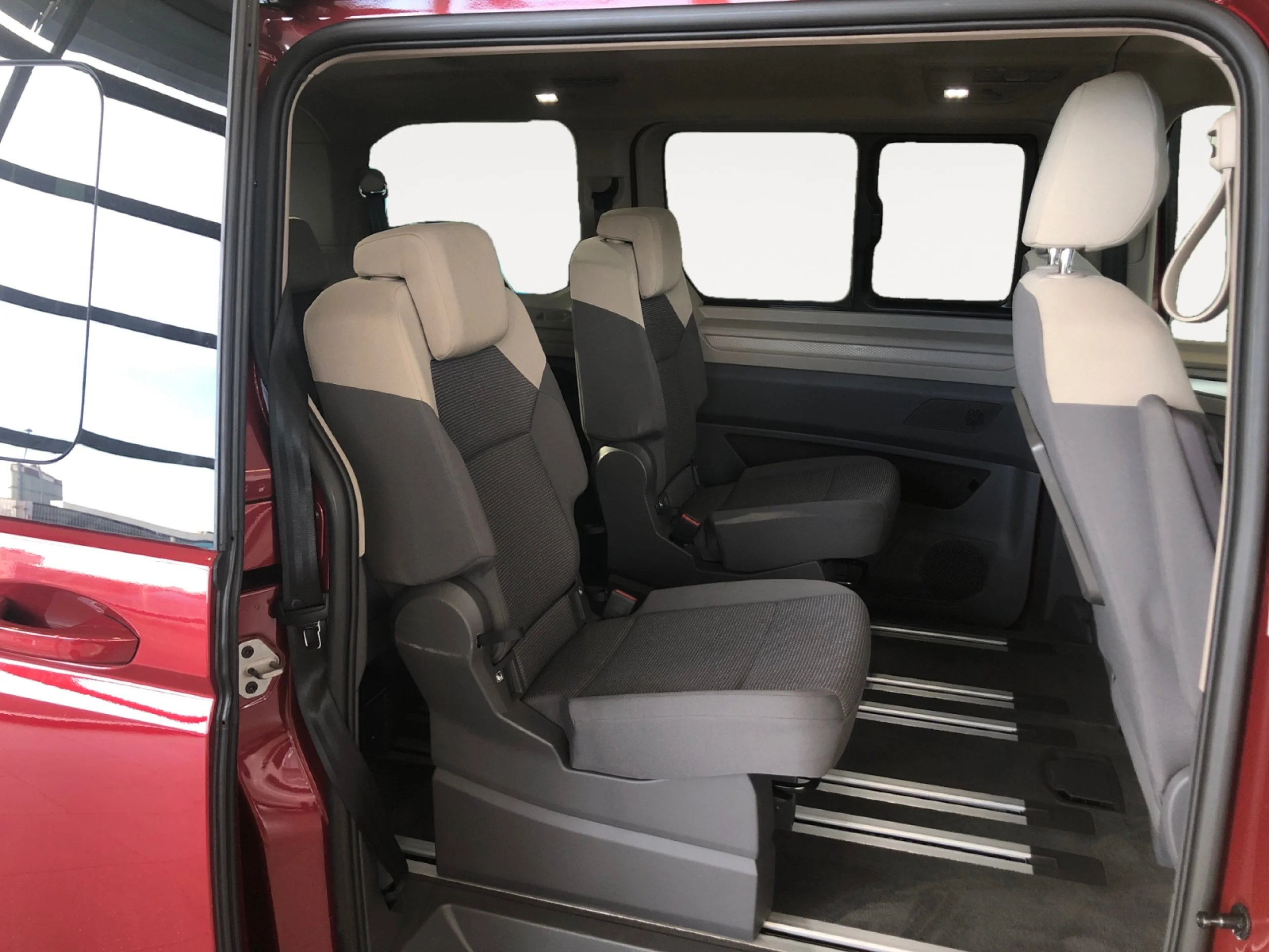 VOLKSWAGEN Multivan 2.0 TDI 110KW (150CV) DSG B.CORTA - Foto 6