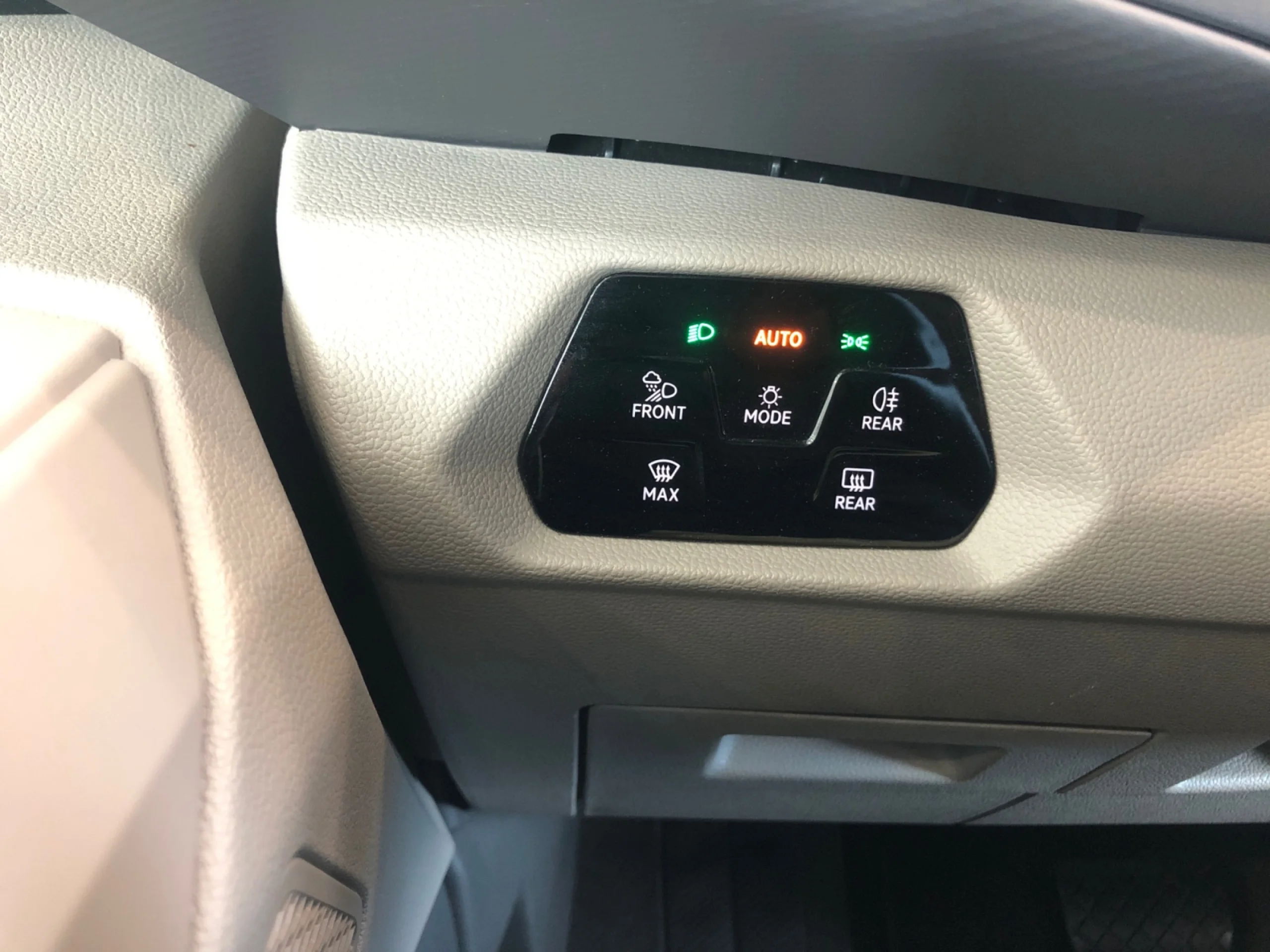 VOLKSWAGEN Multivan 2.0 TDI 110KW (150CV) DSG B.CORTA - Foto 13