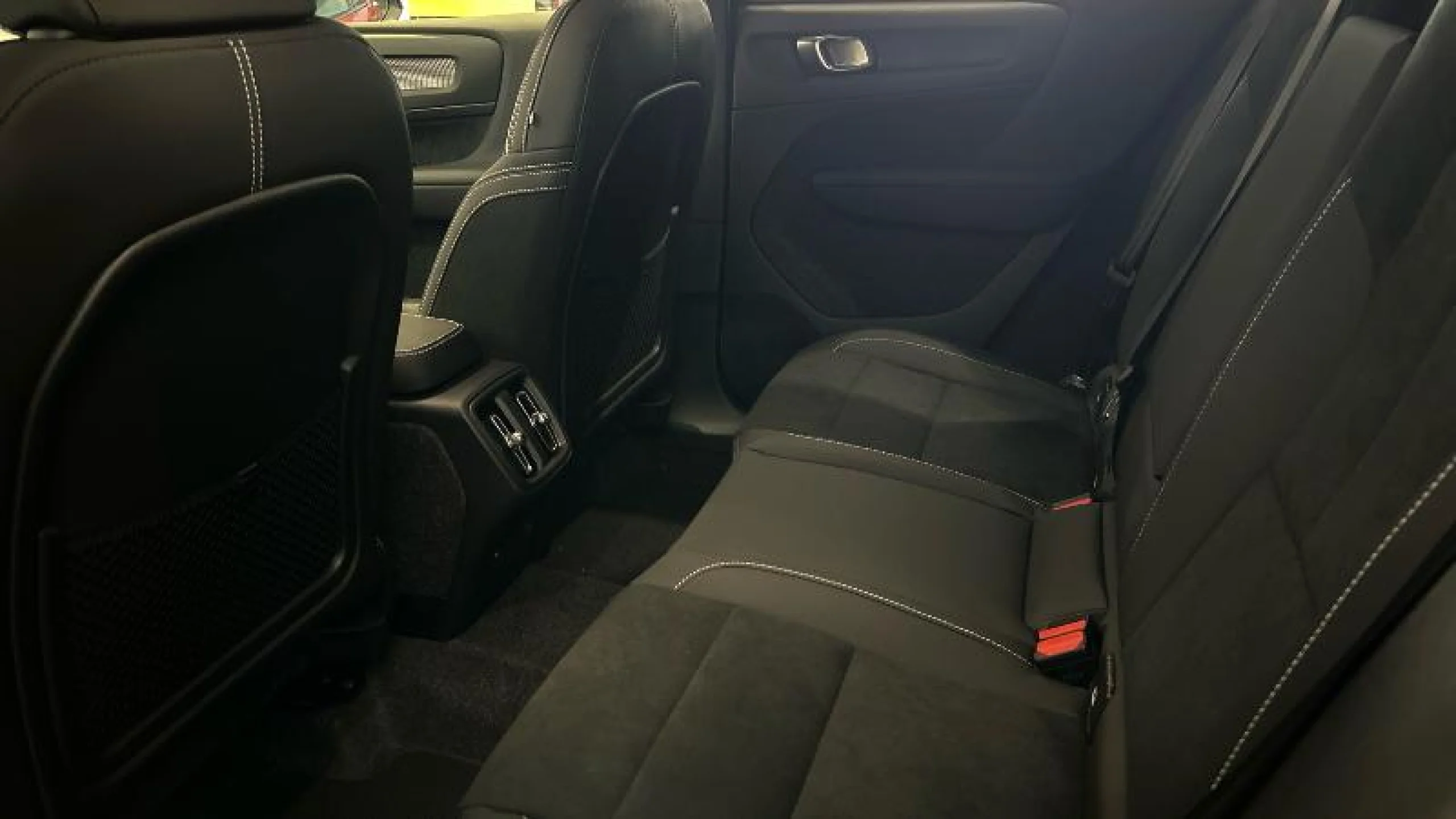 VOLVO XC40 2.0 B3 G PLUS DARK AUTO - Foto 10