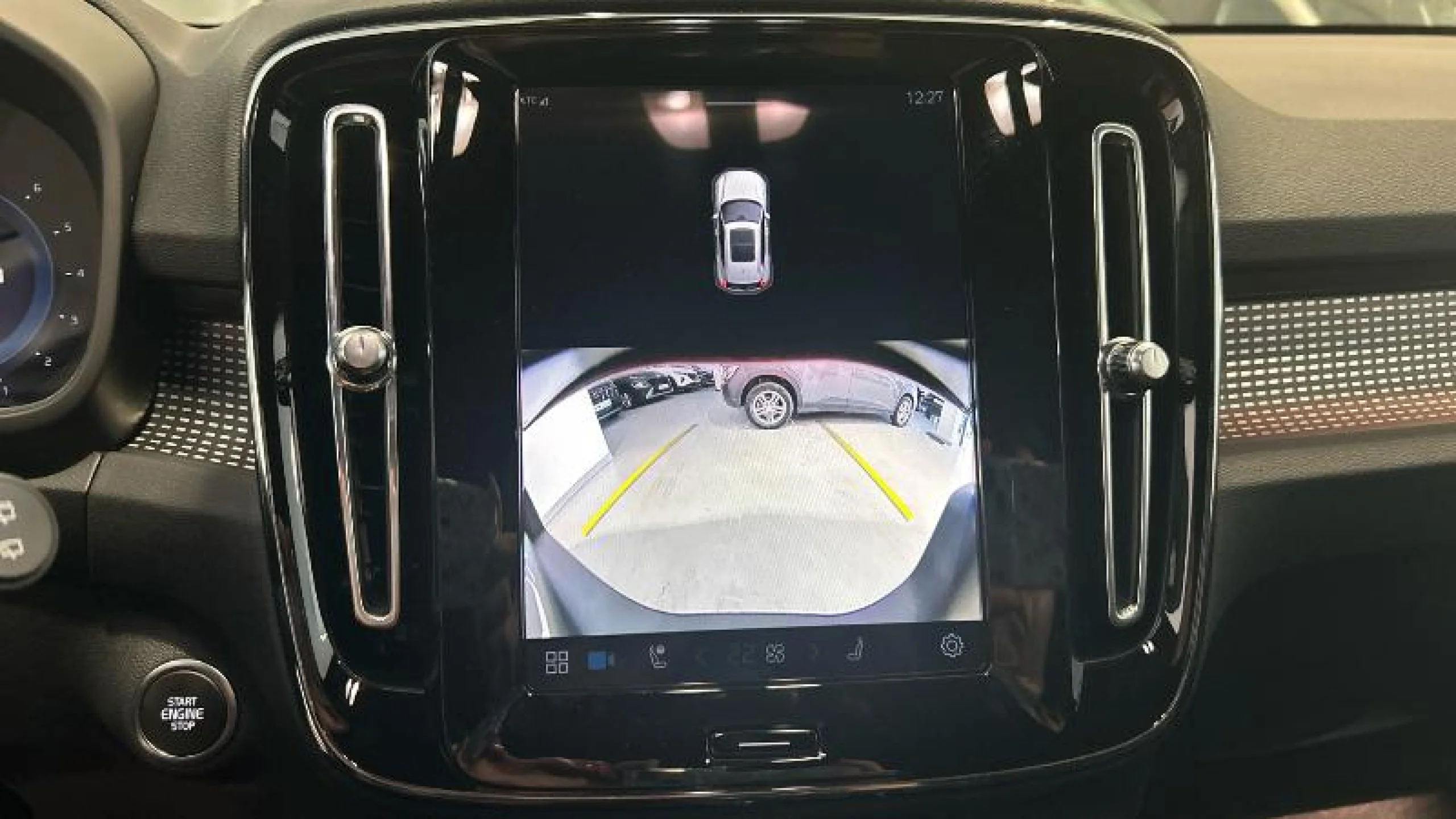 VOLVO XC40 2.0 B3 G PLUS DARK AUTO - Foto 18