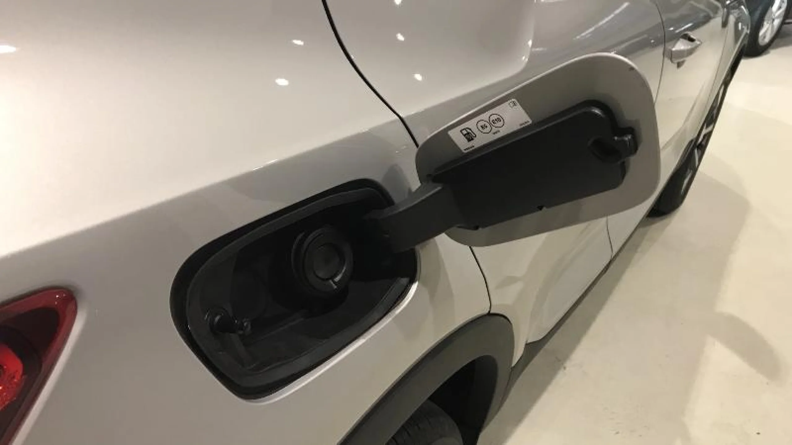 VOLVO XC40 2.0 B3 G CORE AUTO - Foto 21