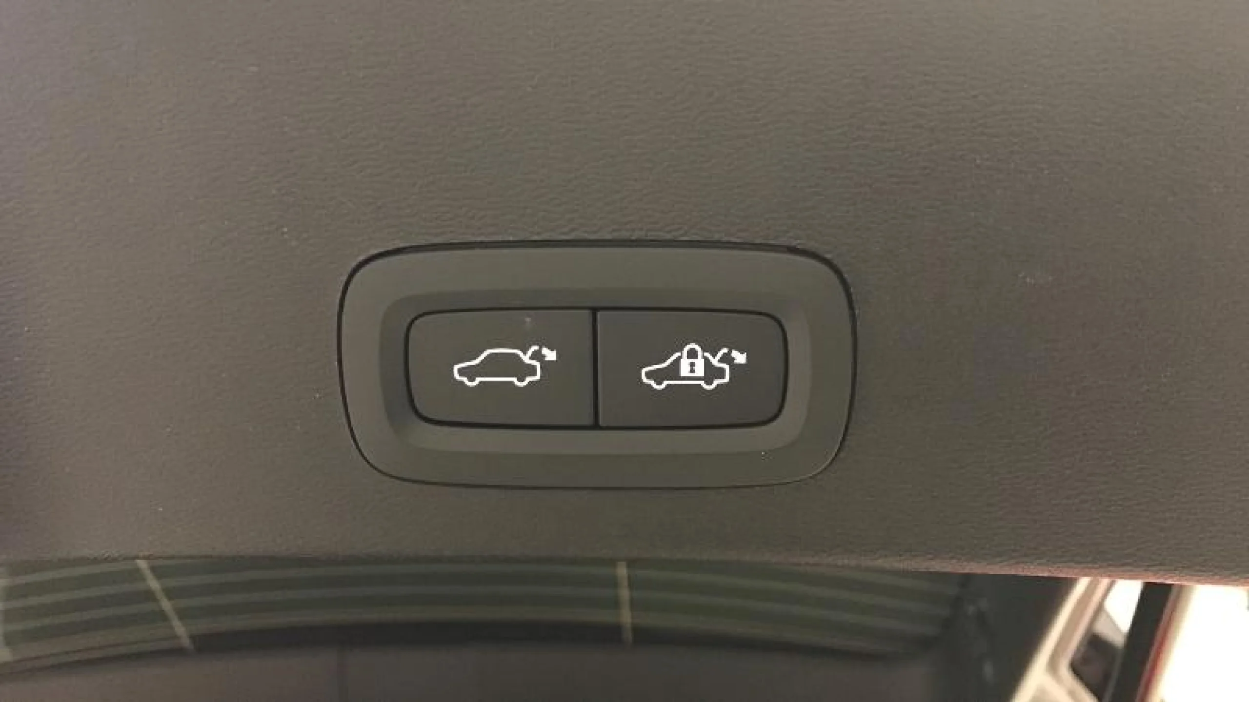 VOLVO XC40 2.0 B3 G CORE AUTO - Foto 22