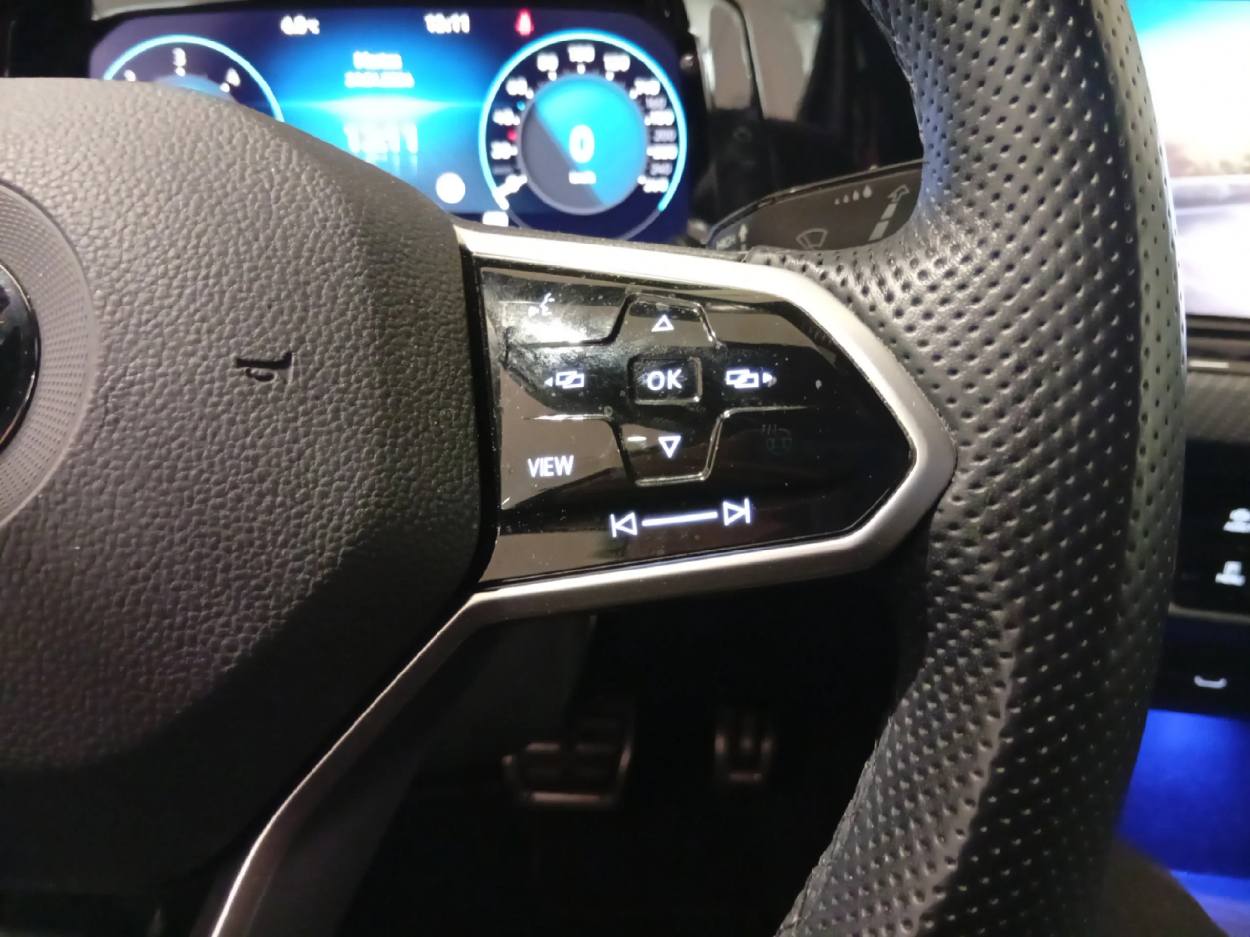 VOLKSWAGEN GOLF R LINE 2.0 TDI 110KW (150CV) DSG - Foto 9