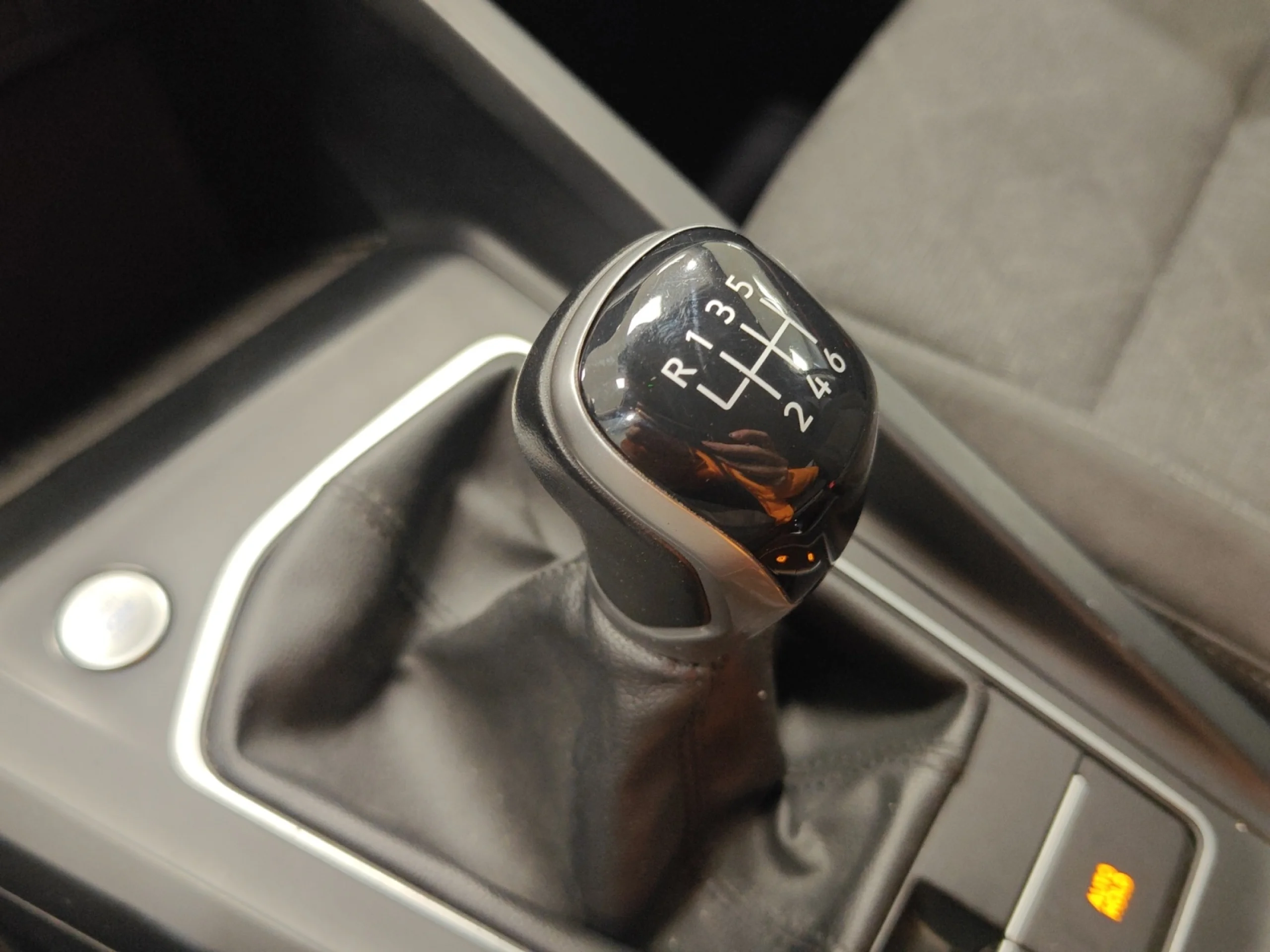 VOLKSWAGEN GOLF LIFE 1.5 TSI 96KW (130CV) - Foto 17