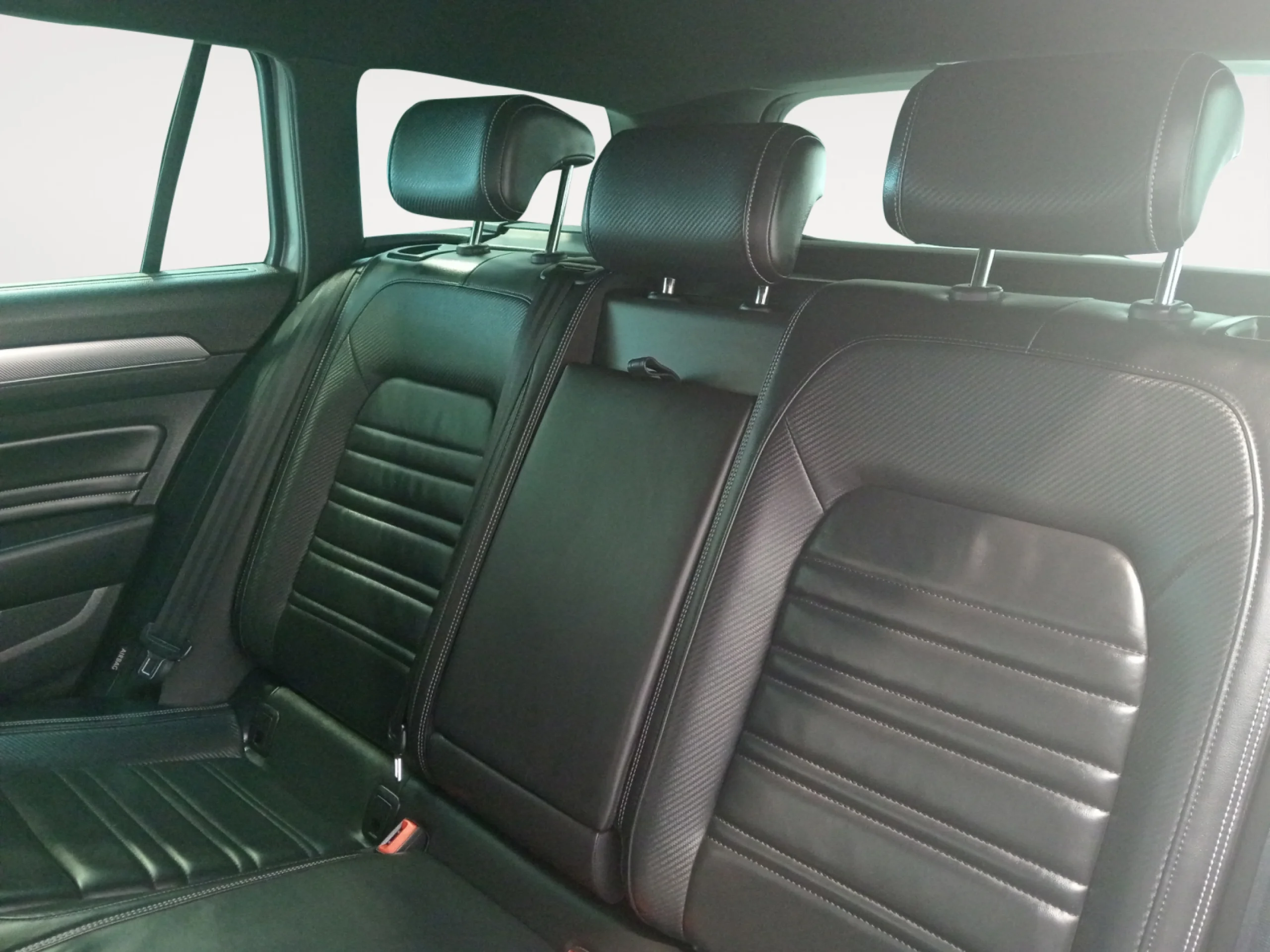 VOLKSWAGEN PASSAT VARIANT R LINE 2.0 TDI 140KW (190CV) DSG - Foto 6