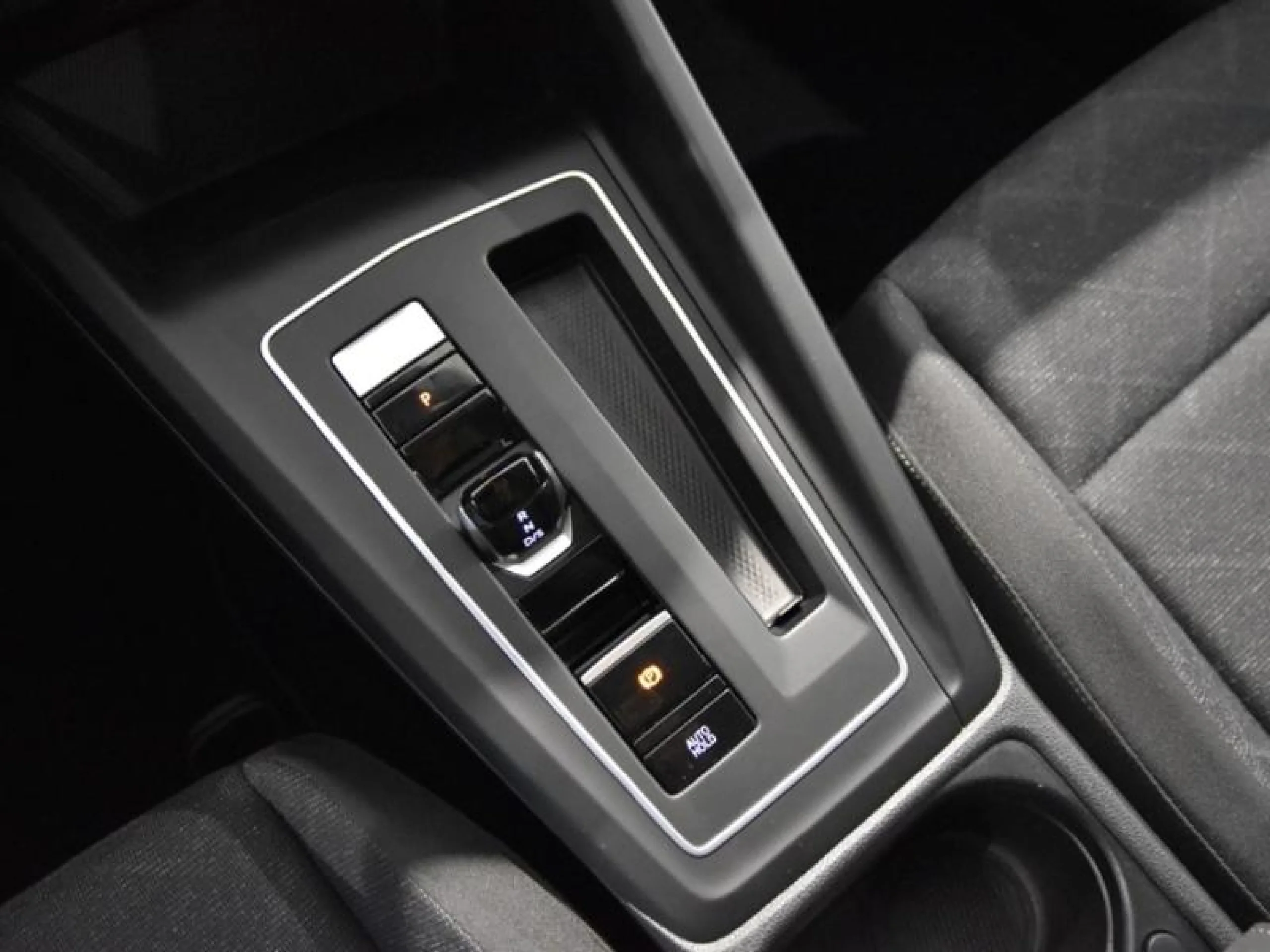 VOLKSWAGEN GOLF LIFE 1.0 ETSI 81KW (110CV) DSG - Foto 10