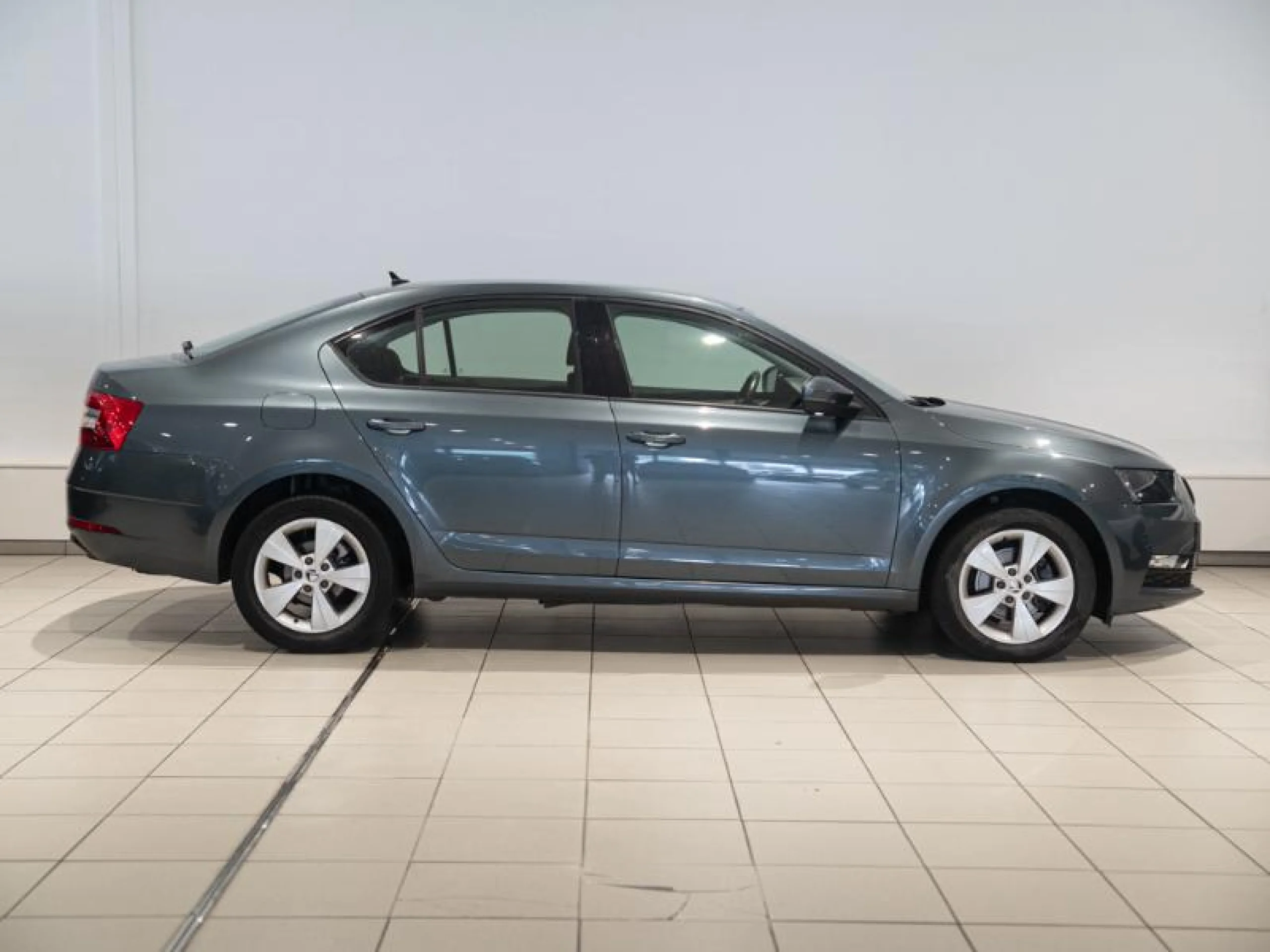 SKODA OCTAVIA 2.0 TDI CR 110KW (150CV) AMBITION - Foto 3