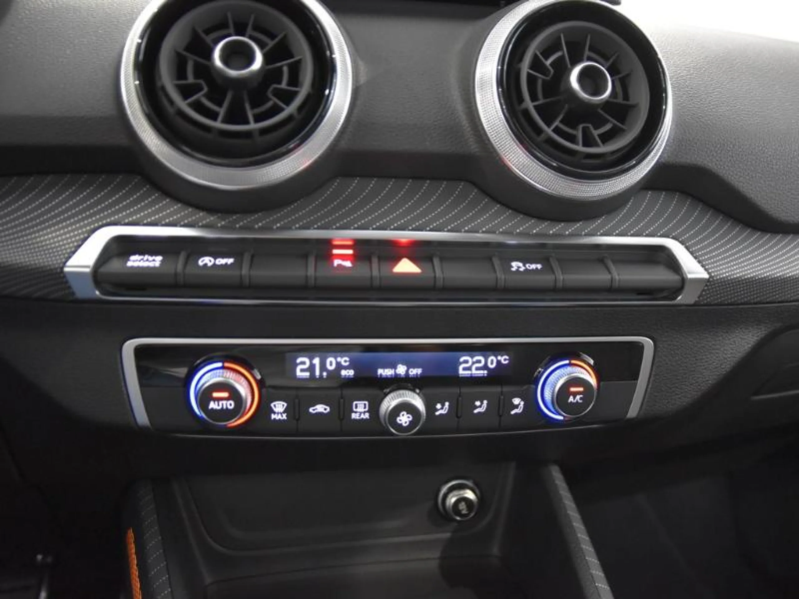 AUDI Q2 ADRENALIN 35 TDI 110KW (150CV) S TRONIC - Foto 12