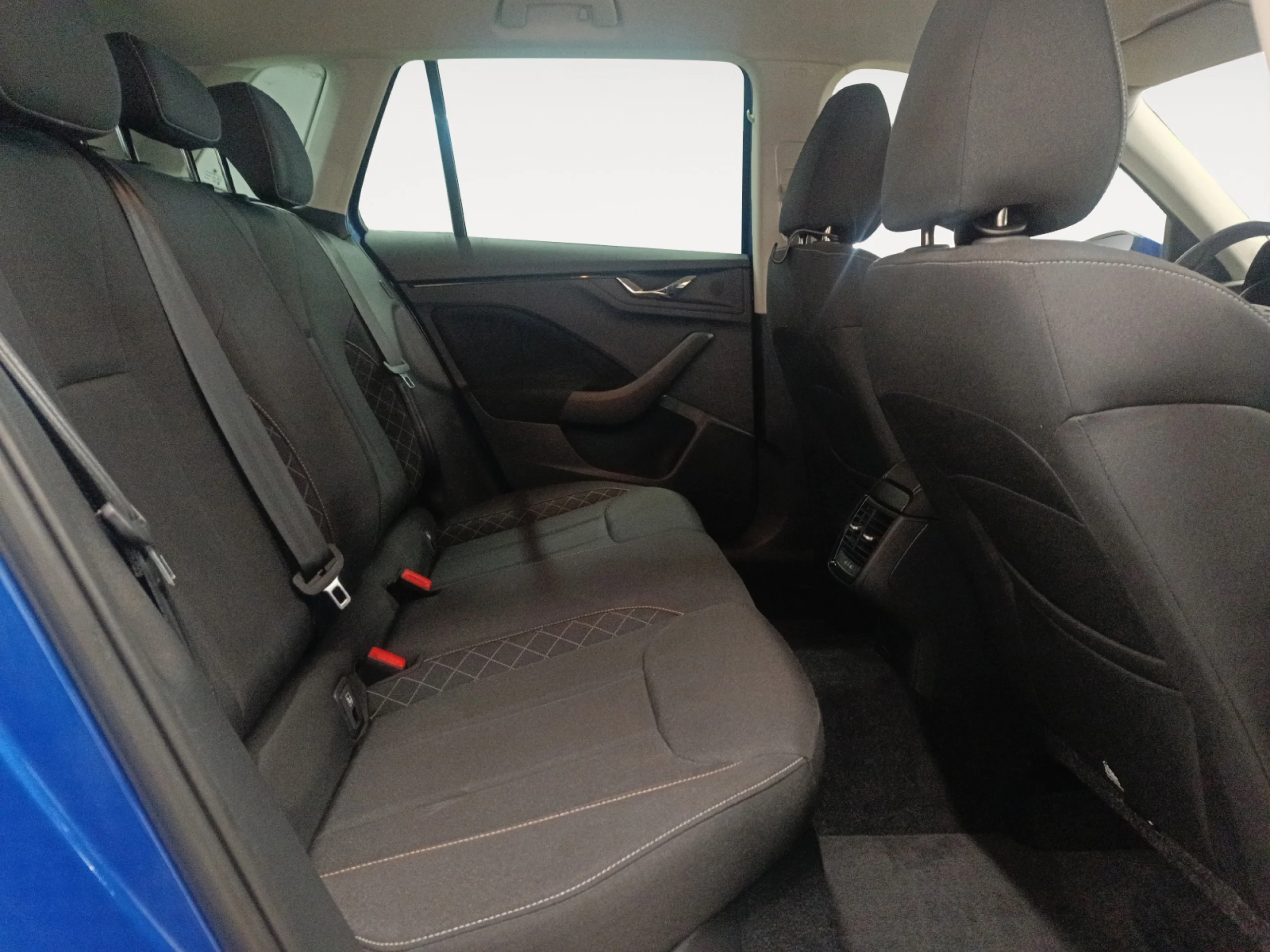 SKODA KAMIQ 1.0 TSI 81KW (110CV) AMBITION - Foto 6