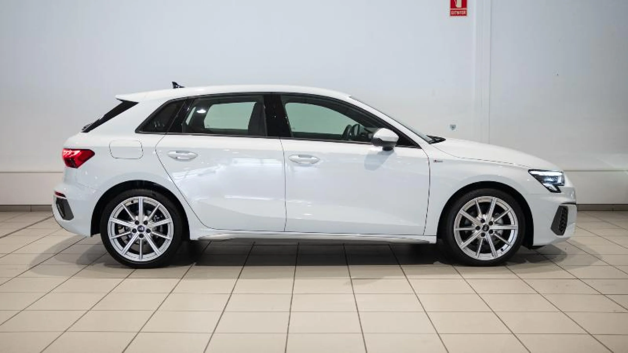 AUDI A3 SPORTBACK BLACK LINE 35 TDI 110KW S TRON - Foto 3