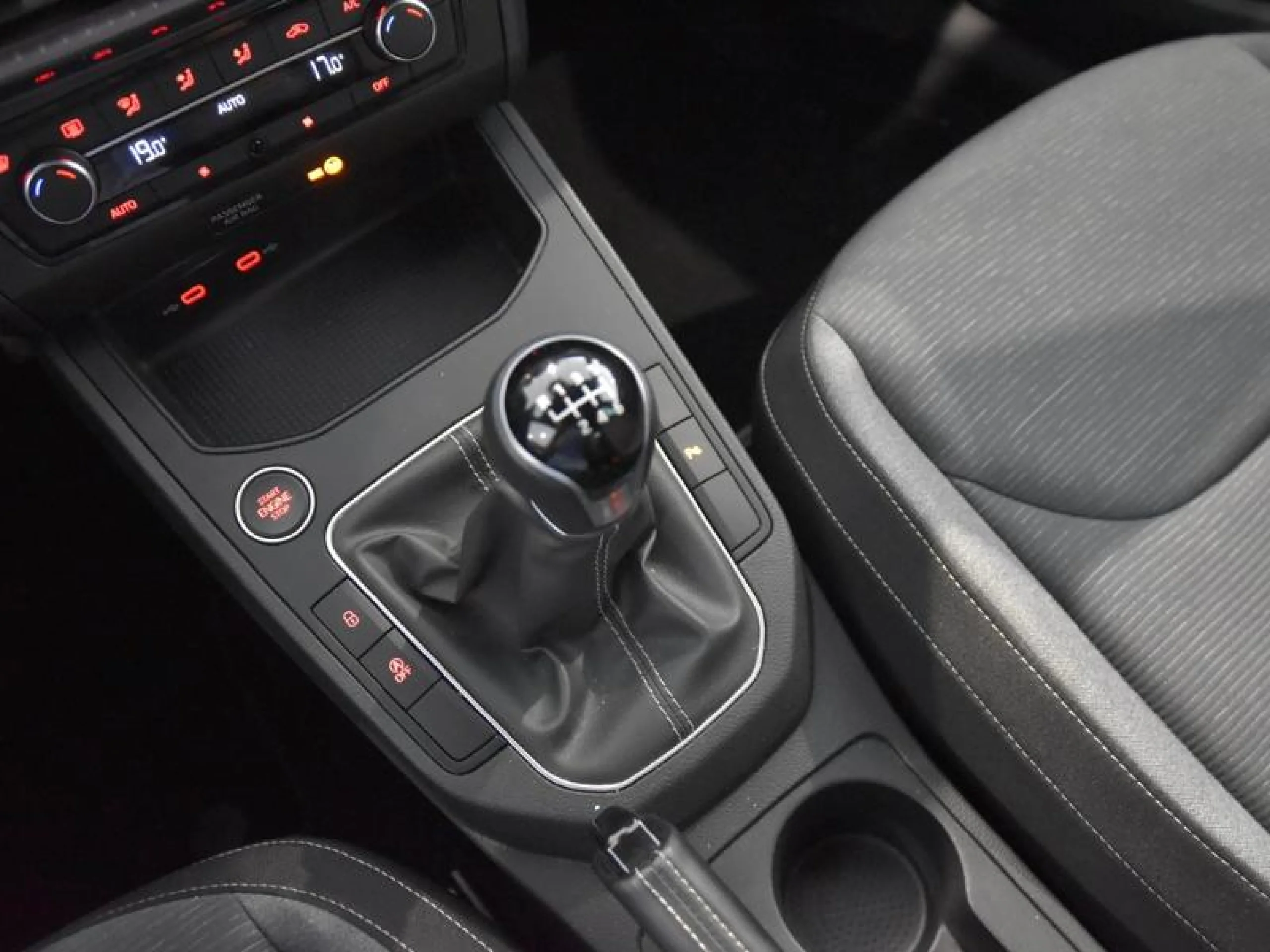 SEAT IBIZA 1.0 TSI 81KW (110CV) SPECIAL EDITION - Foto 10