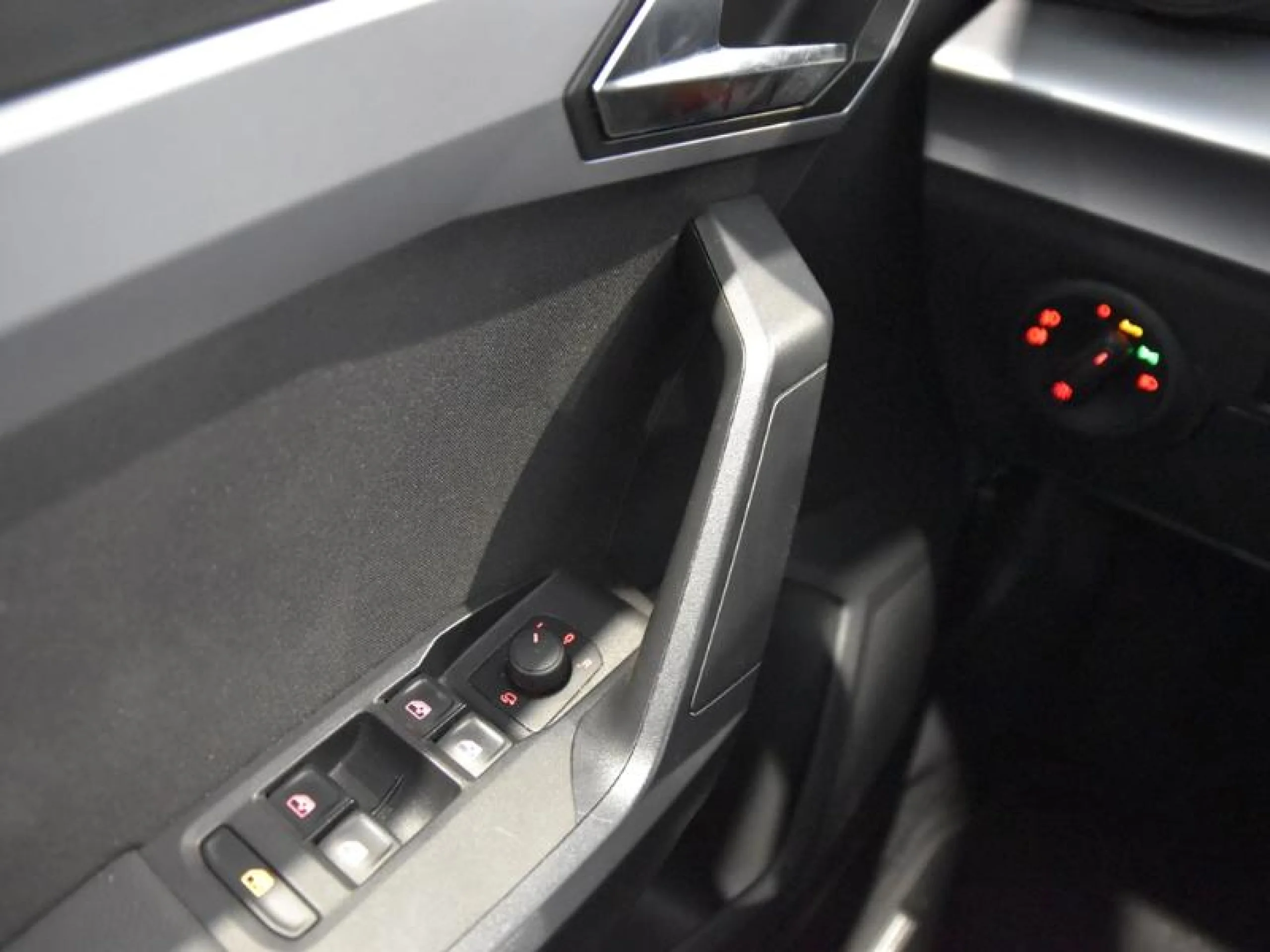 SEAT IBIZA 1.0 TSI 81KW (110CV) SPECIAL EDITION - Foto 17